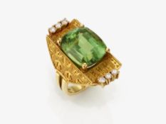 Ring mit grünem Turmalin und Brillanten - Nürnberg, Juwelier SCHOTT
