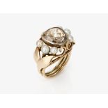 Ring mit großem Diamanten und Zuchtperlen - Deutschland, der große Diamant wurde im 18. Jahrhundert