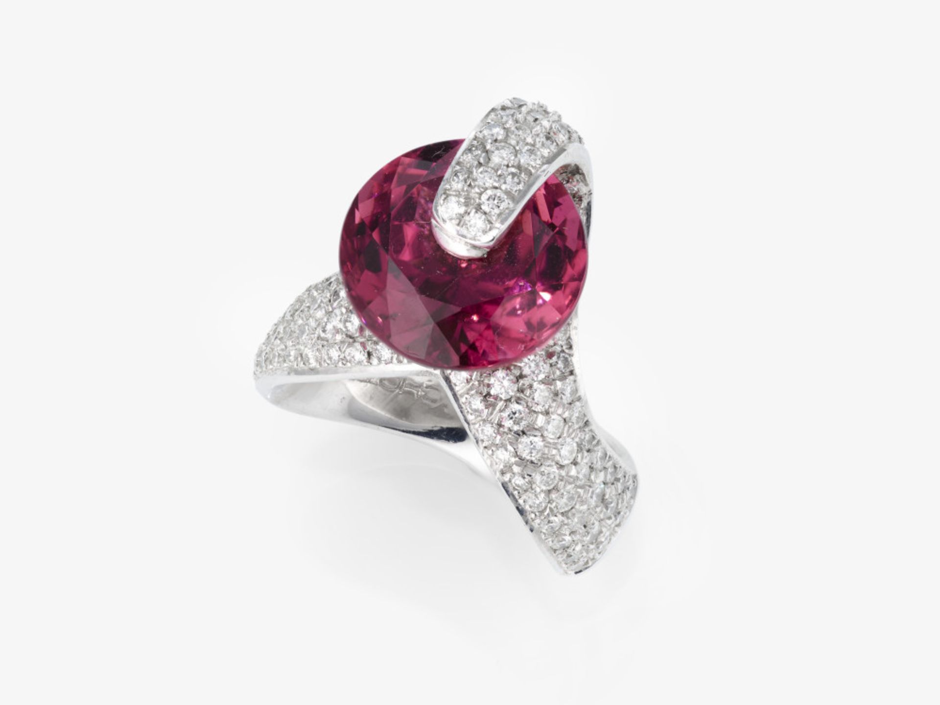 A ring with rubellite and brilliant-cut diamonds - Nuremberg, Juwelier SCHOTT - Image 2 of 3