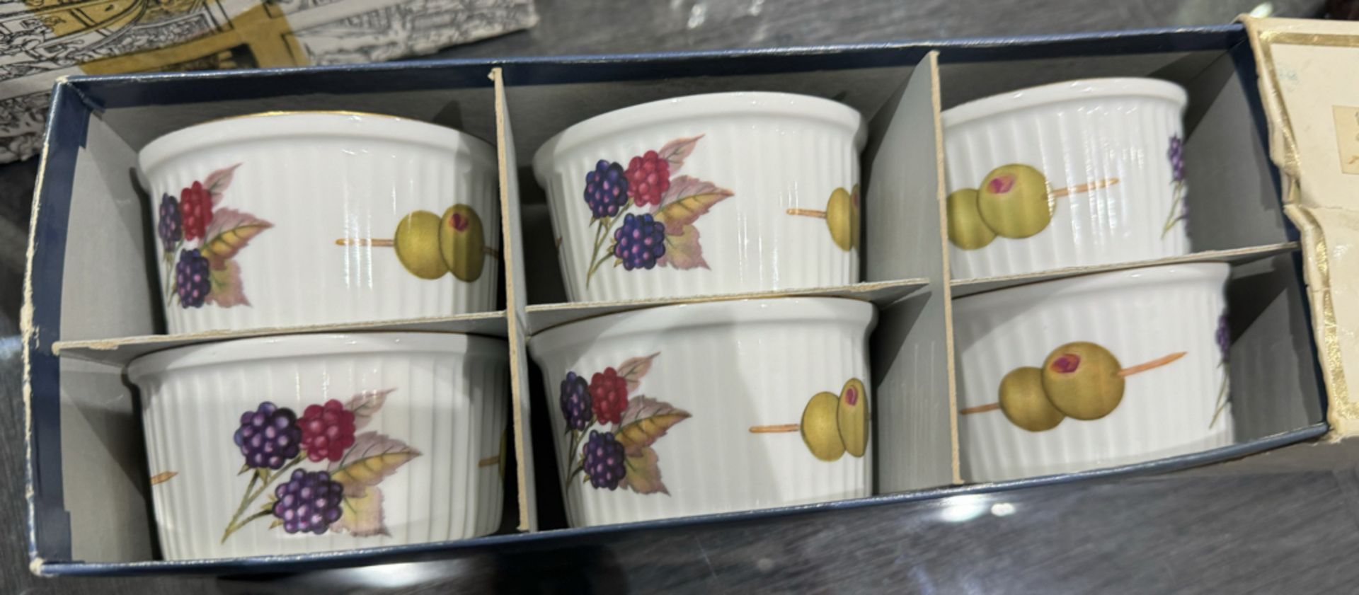 Royal Worcester (Set 6) Evesham Gold Porcelain Olive/Berry Ramekin Bowls in Box