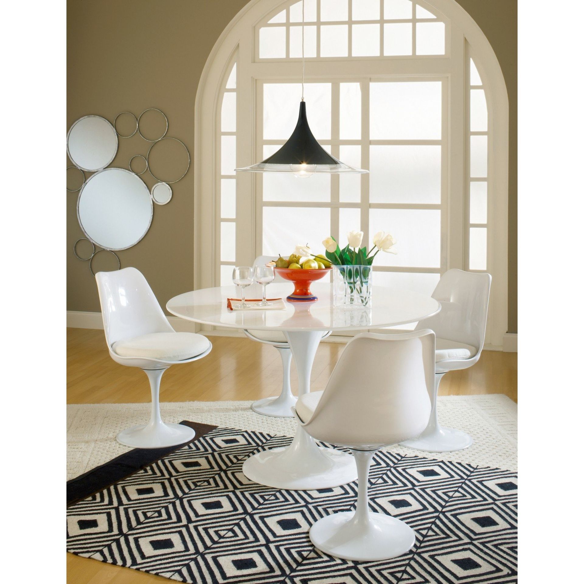 Tulip Eero Saarinen Inspired Table, 90cm - NEW