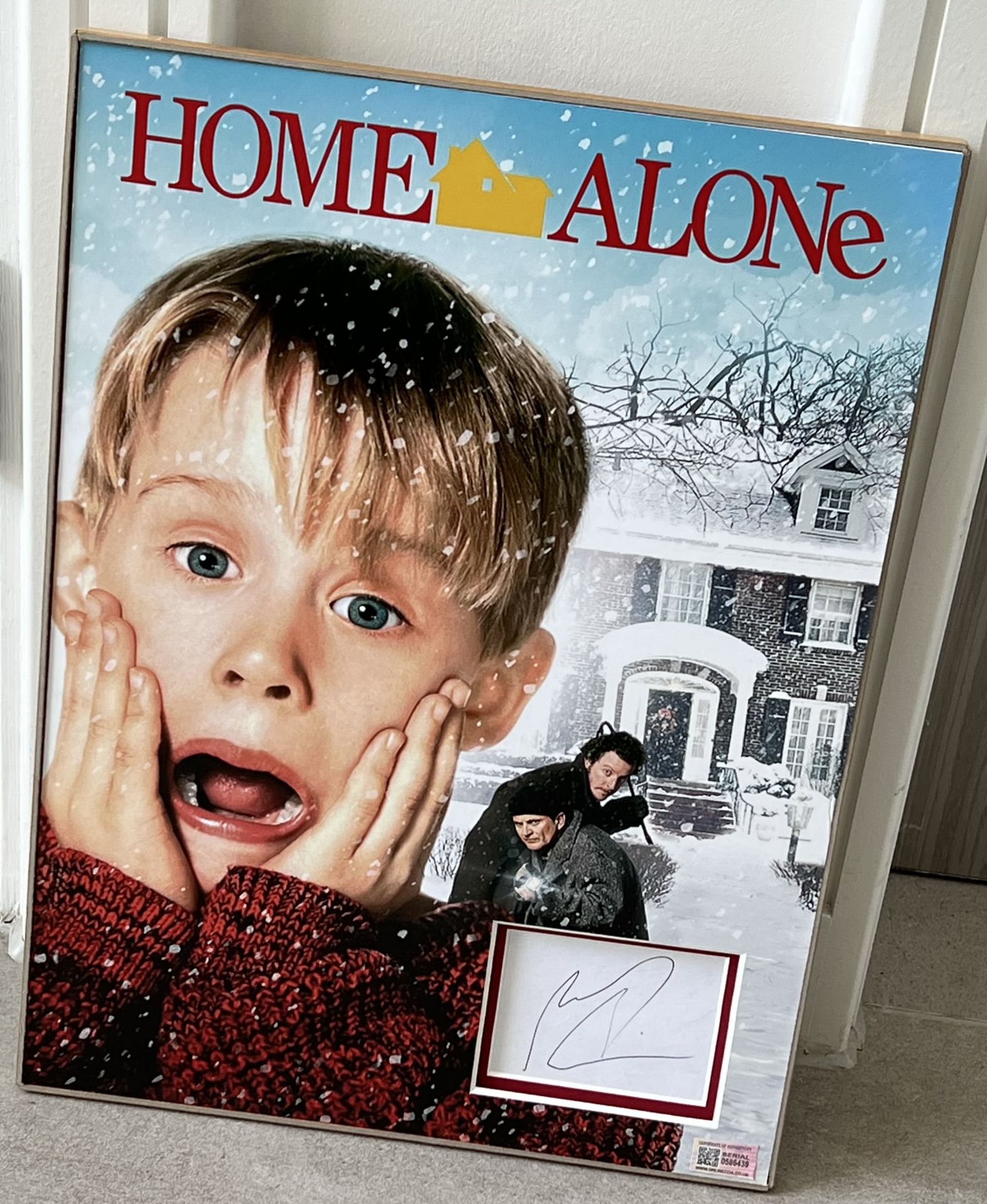 HOME ALONE MOVIE PRESENTATION, HAND SIGNED BY â€˜MACAULAY CULKINâ€™ WITH COA - NO VAT! - Image 3 of 5