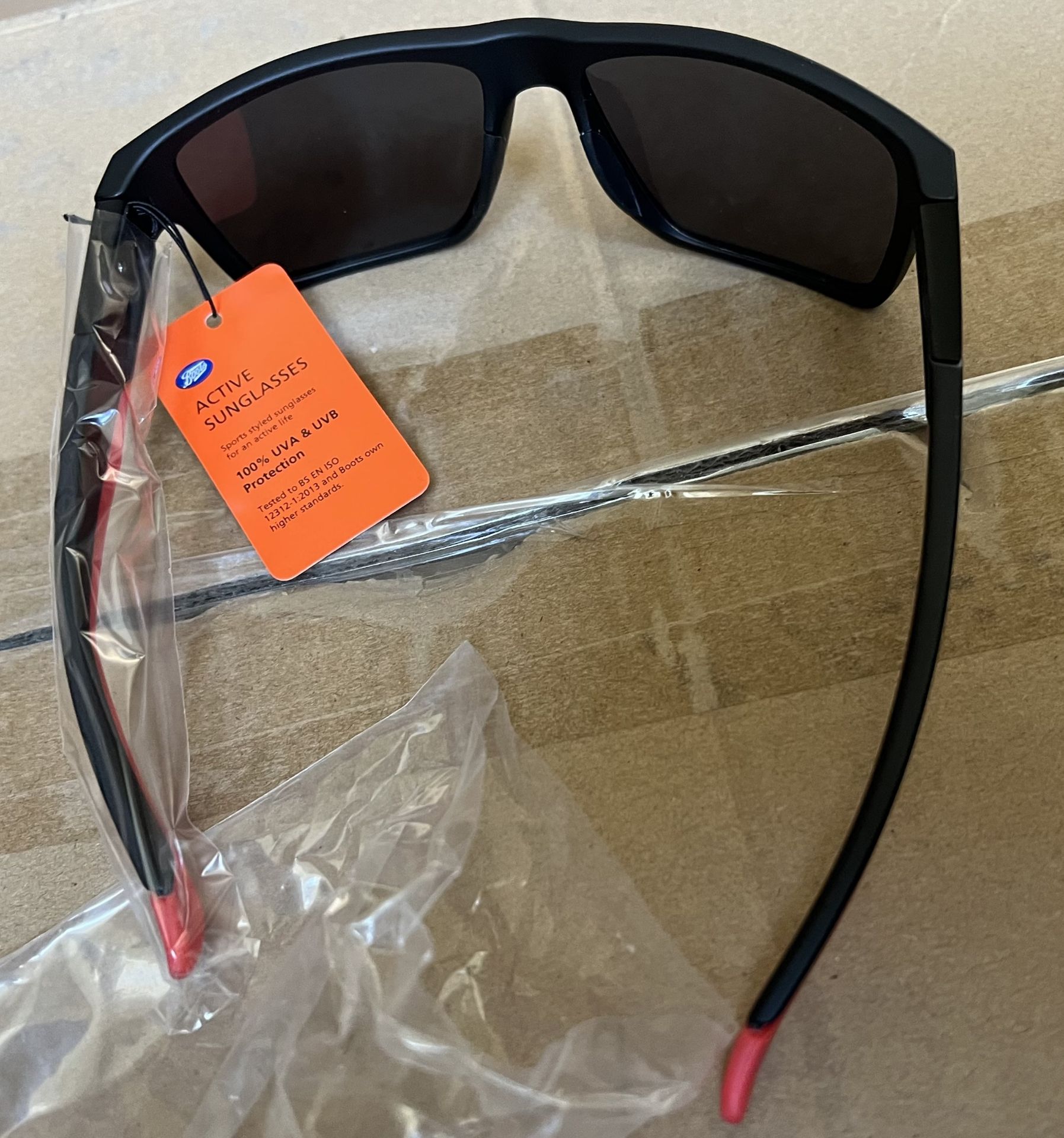 40 x Boots Active Sports Styled Sunglasses 100% UVA - (NEW) - BOOTS RRP Â£1,000 ! - Bild 3 aus 3