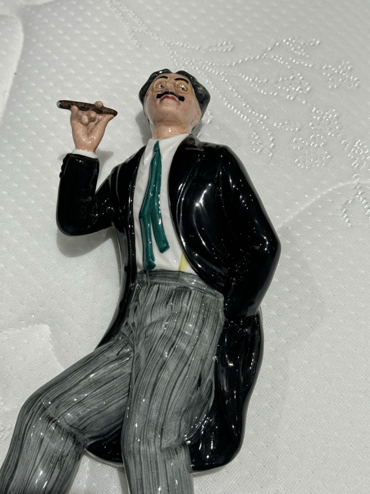 Limited Edition Royal Doulton 'Groucho Marx' - HN 2777 - Ltd Edition of 9500 - Fine China - Image 2 of 3