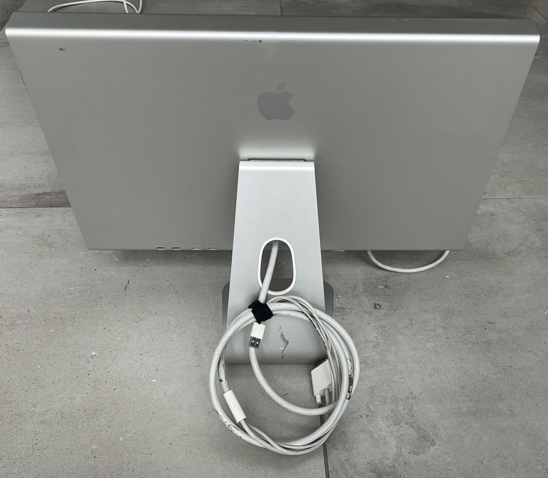 Apple Cinema HD Display on Stand with Cables  -   NO VAT! - Image 5 of 5