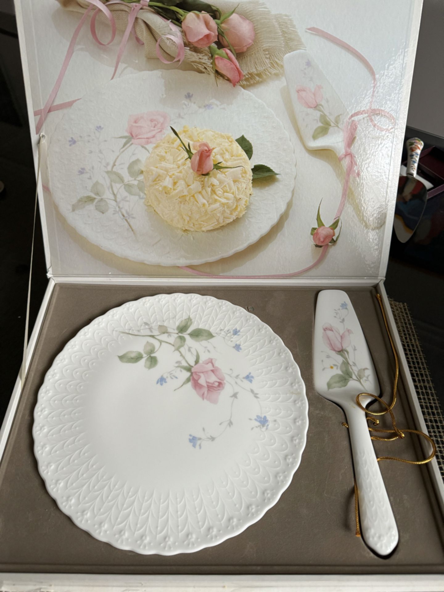 Mikasa Bone China April Rose Cake Plate & Server Narumi Japan - Boxed