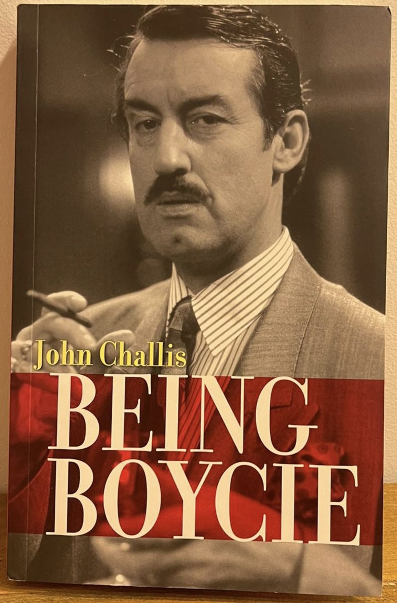 BOYCIEâ€™ BOOK, HAND SIGNED BY â€˜JOHN CHALLISâ€™ OF ONLY FOOLS & HORSES - NO VAT! - Image 5 of 8