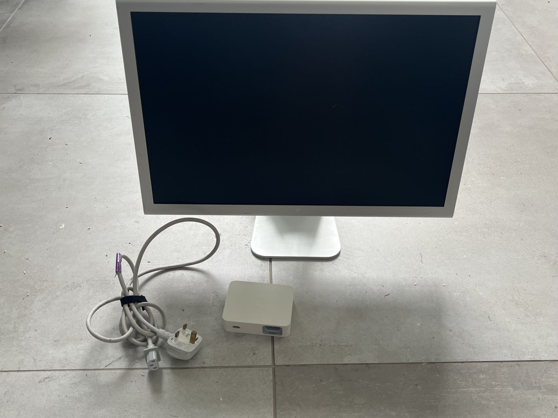 Apple Cinema HD Display on Stand with Cables  -   NO VAT! - Image 3 of 5