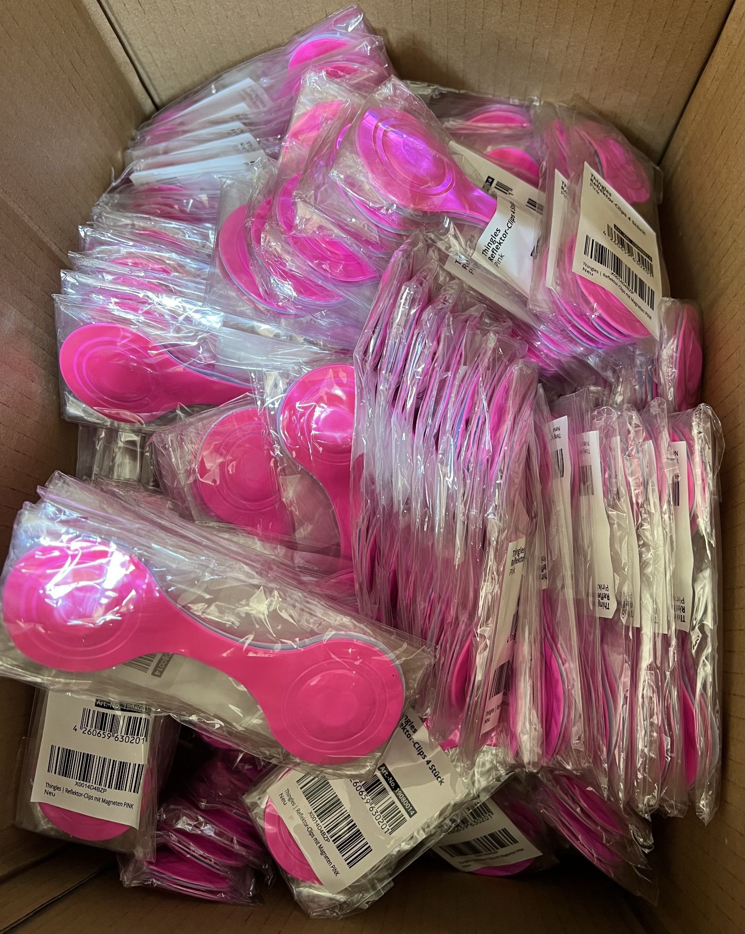 25 x Thingles Pink 4 Pack of Magnetic Reflectors for Children, School Bag, Bike etc - RRP £199.75!