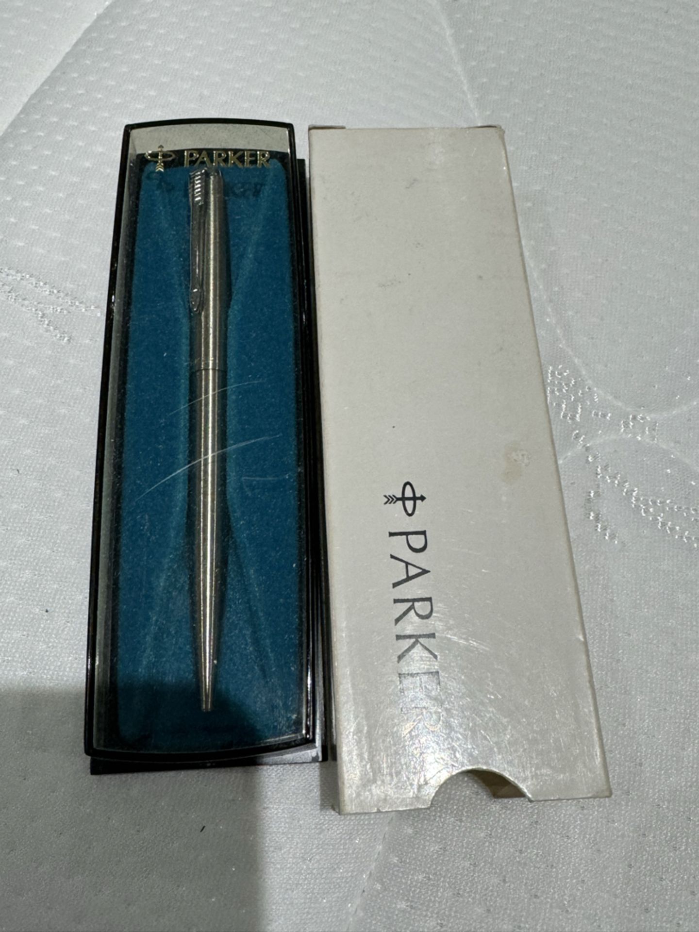 Vintage Parker Pen in Original Box - Looks new but some discolouration to packaging - Image 3 of 3