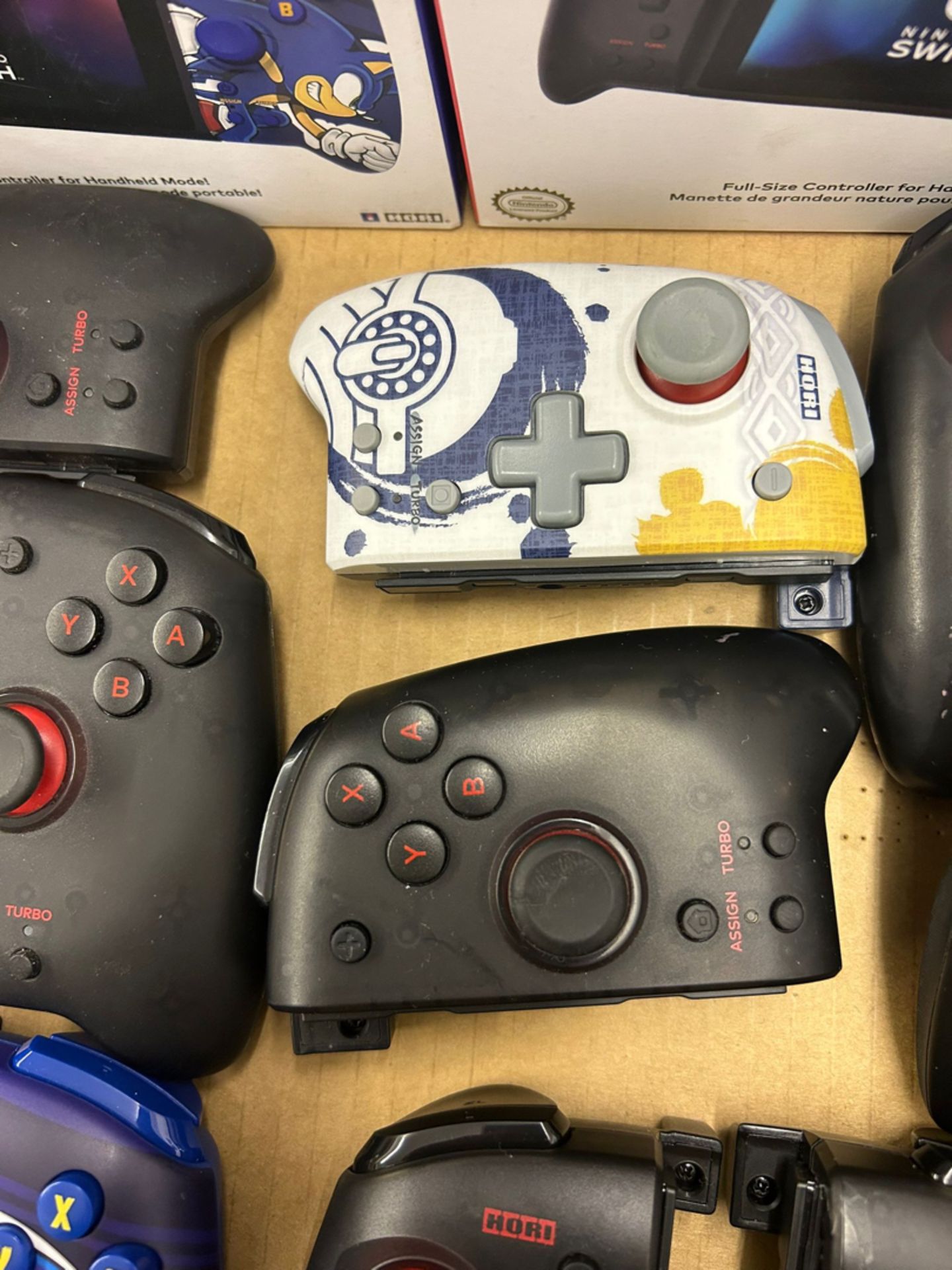 RAW RETURNS -  15 x Pro Pad Nintendo Switch Controllers - Image 3 of 5