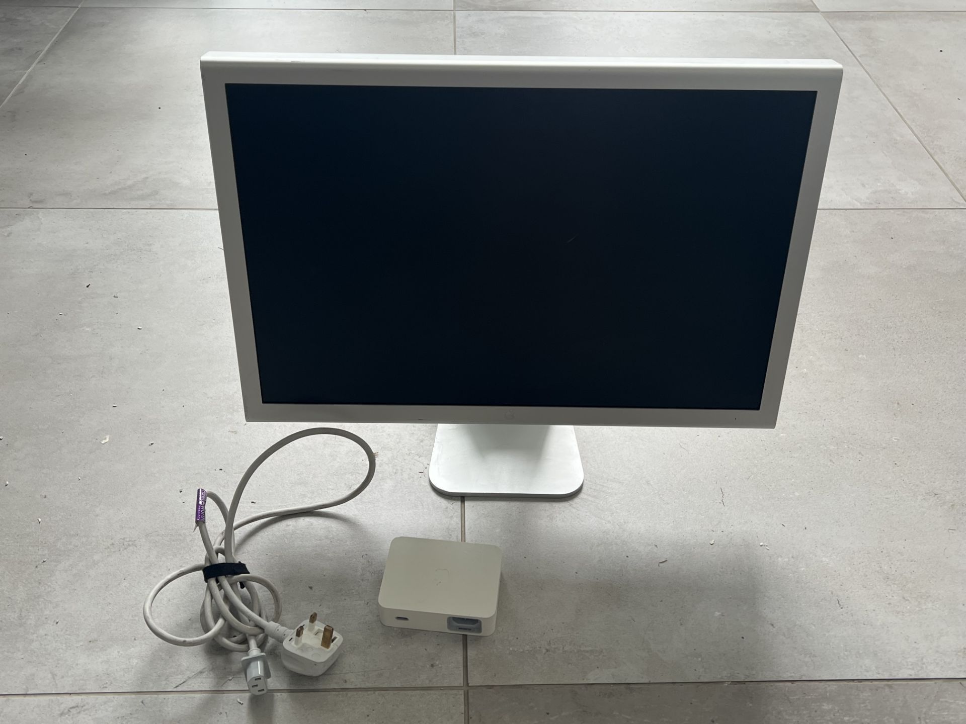 Apple Cinema HD Display on Stand with Cables  -   NO VAT! - Image 2 of 5
