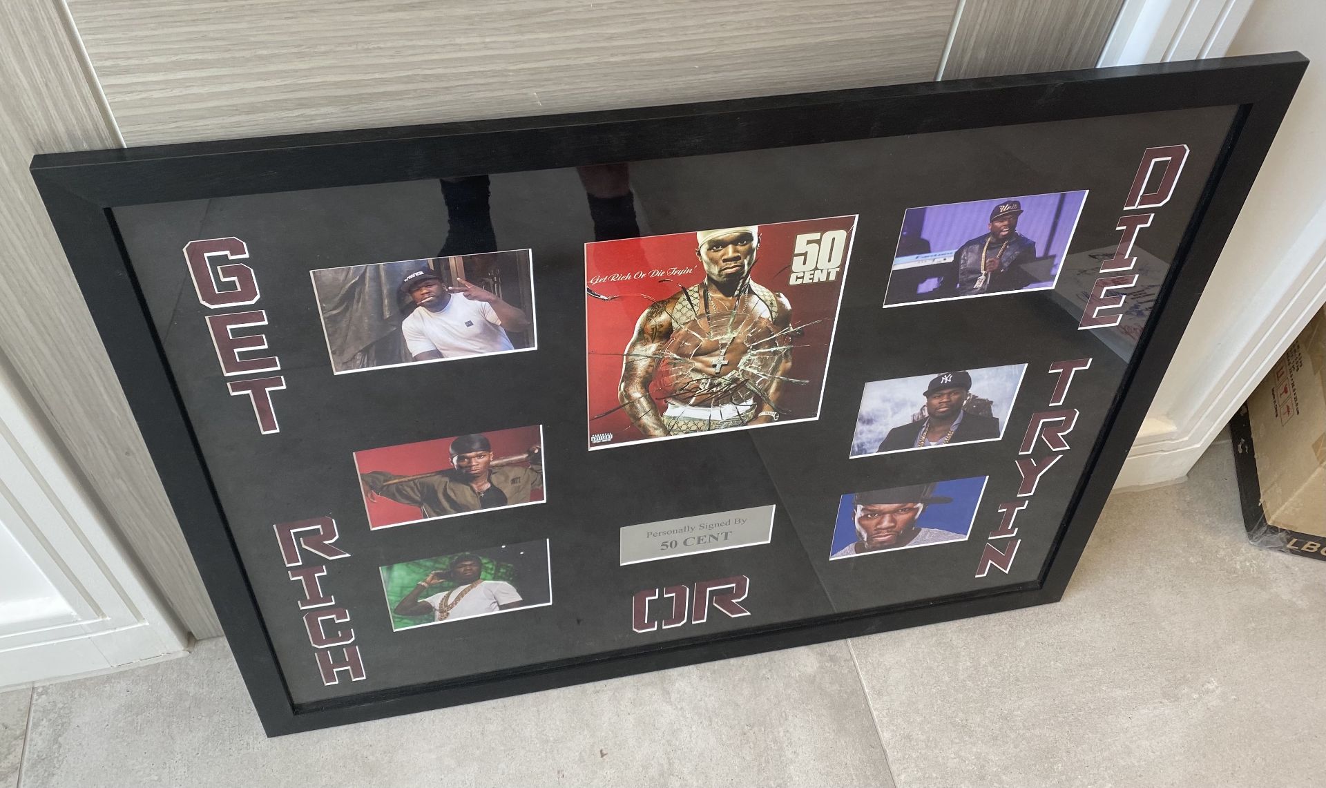 HAND SIGNED PRESENTATION BY â€™50 CENTâ€™ WITH COA - NO VAT! - Image 4 of 7