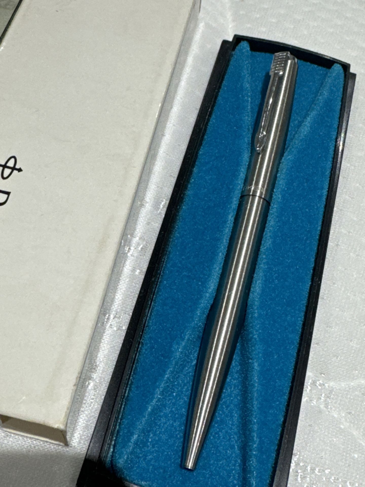 Vintage Parker Pen in Original Box - Looks new but some discolouration to packaging - Image 2 of 3