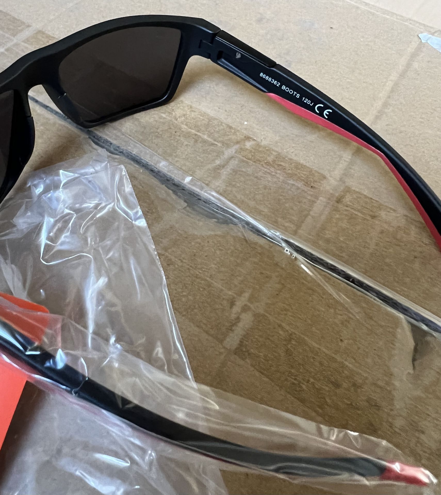 20 x Boots Active Sports Styled Sunglasses 100% UVA - (NEW) - BOOTS RRP Â£500 ! - Image 2 of 3