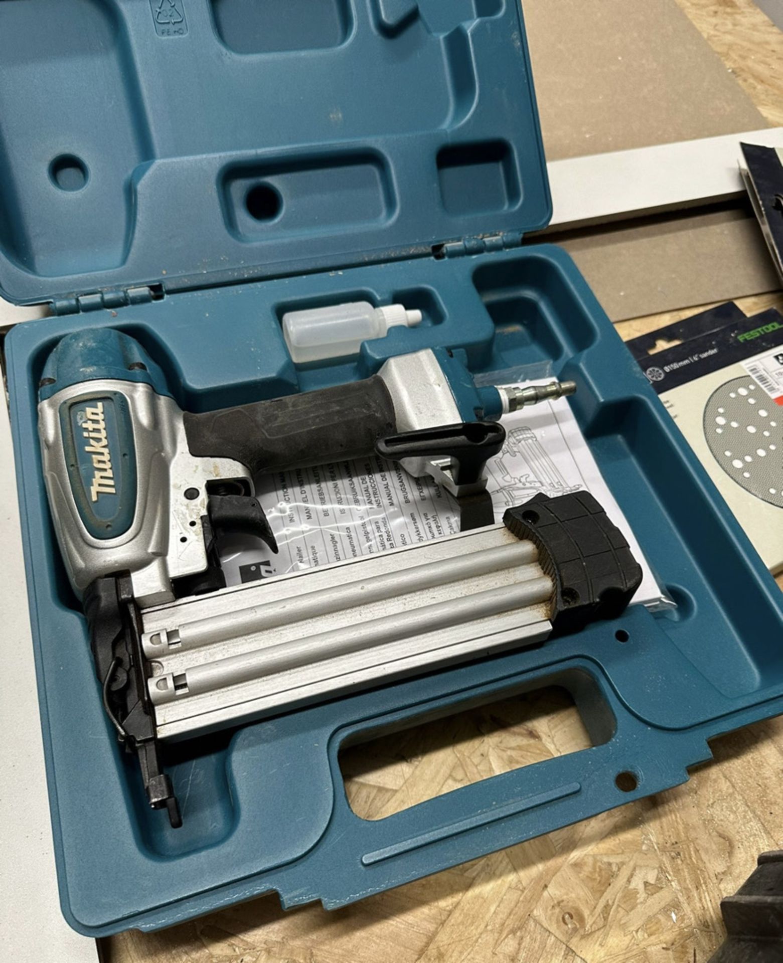 Makita AF506 Nail Gun with Carry Case - Tested and working - NO VAT !