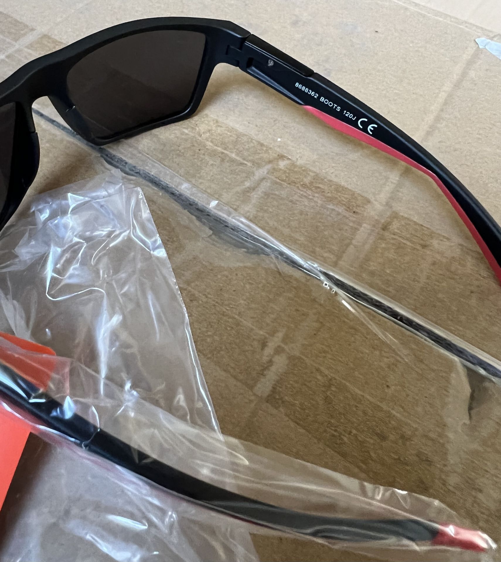 20 x Boots Active Sports Styled Sunglasses 100% UVA - (NEW) - BOOTS RRP Â£500 ! - Bild 2 aus 3