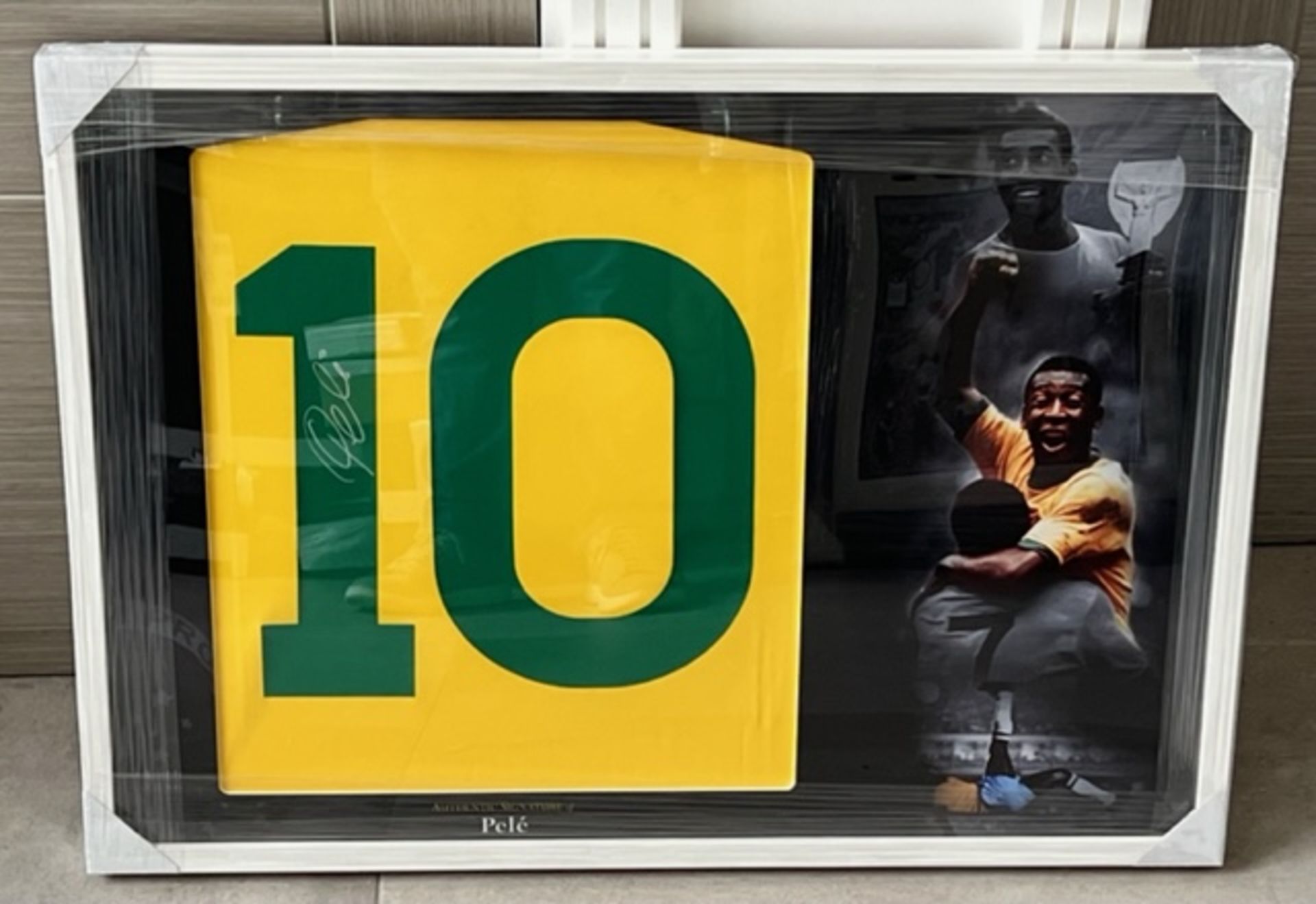 HAND SIGNED, BEAUTIFULLY FRAMED â€˜PELEâ€™ SHIRT WITH COA - NO VAT!