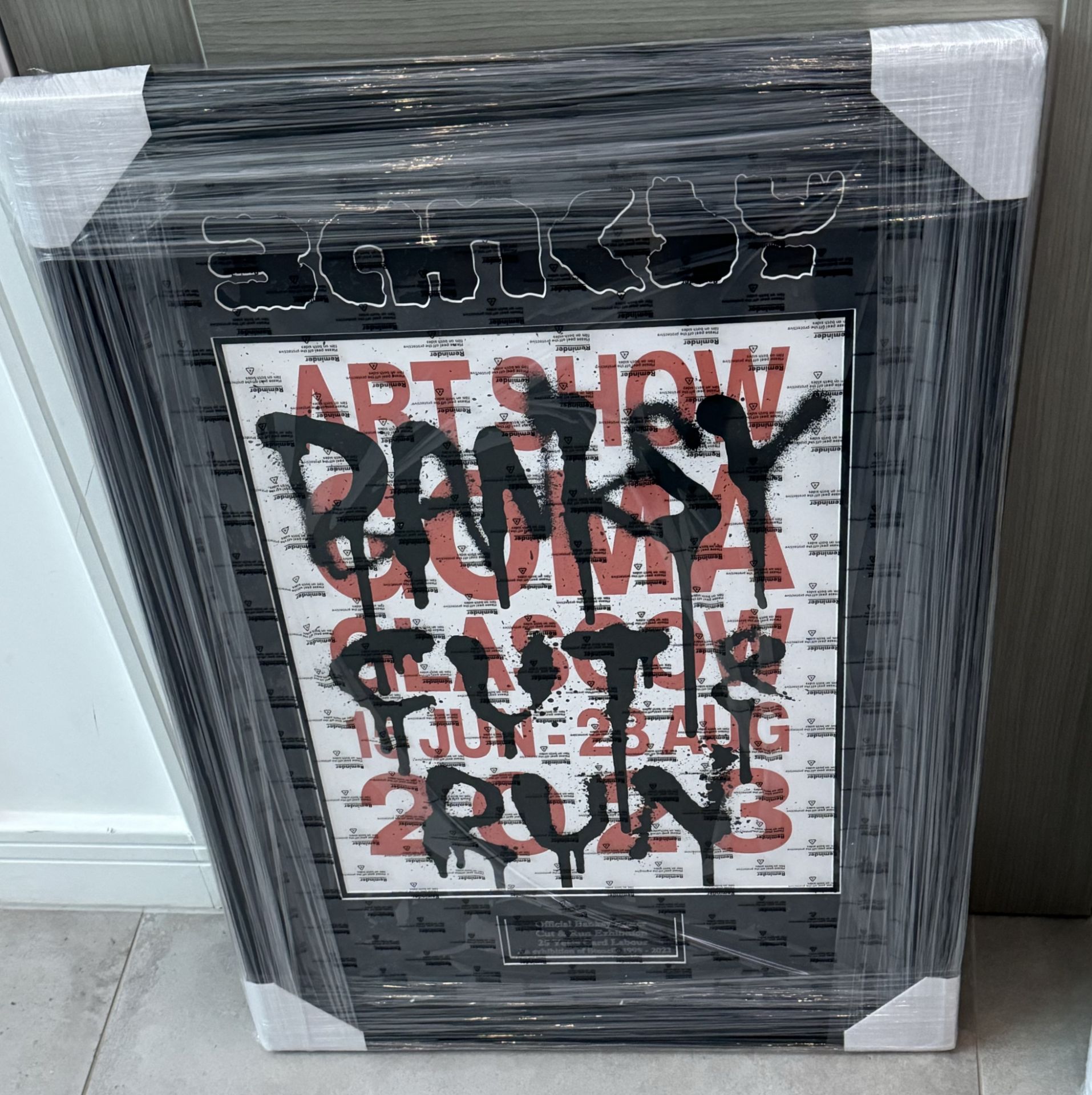 OFFICIAL BANKSY CUT & RUN BEAUTIFULLY FRAMED POSTER (GOMA 2023) WITH COA - NO VAT ! - Image 2 of 5