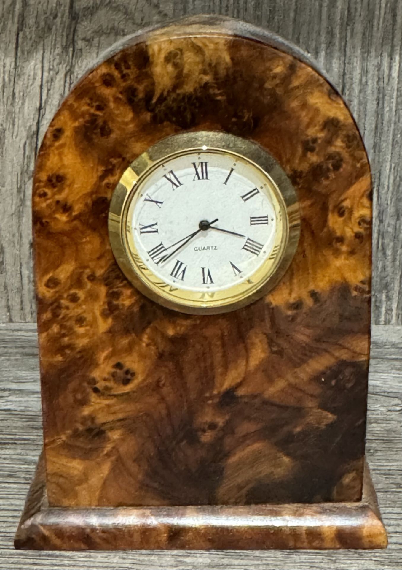 Quartz Desk Clock with Gold Rim - NO VAT !