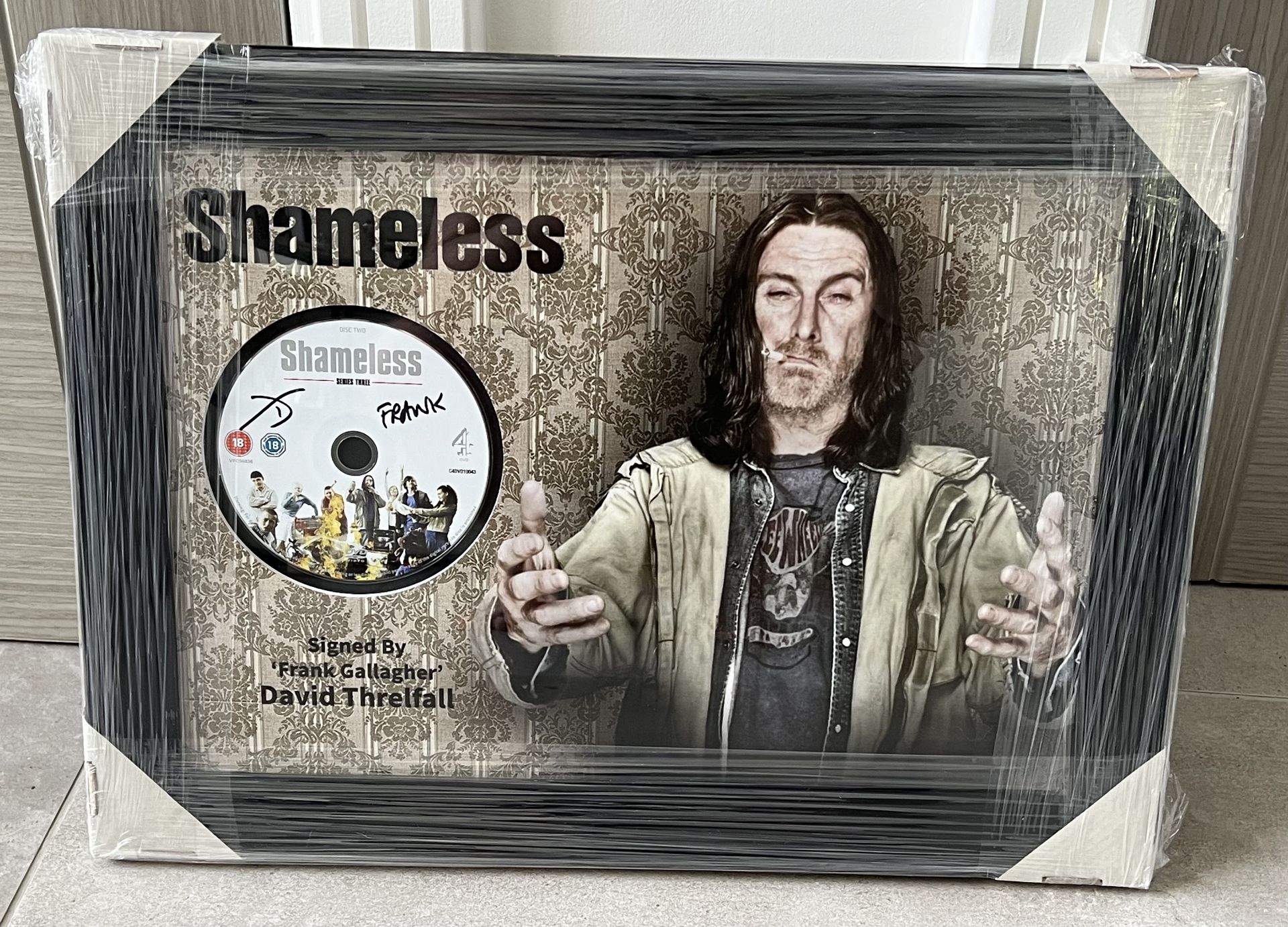 Shamelessâ€™ Framed DVD Presentation Signed by David Threlfall as â€˜Frank Gallagherâ€™ with COA - N