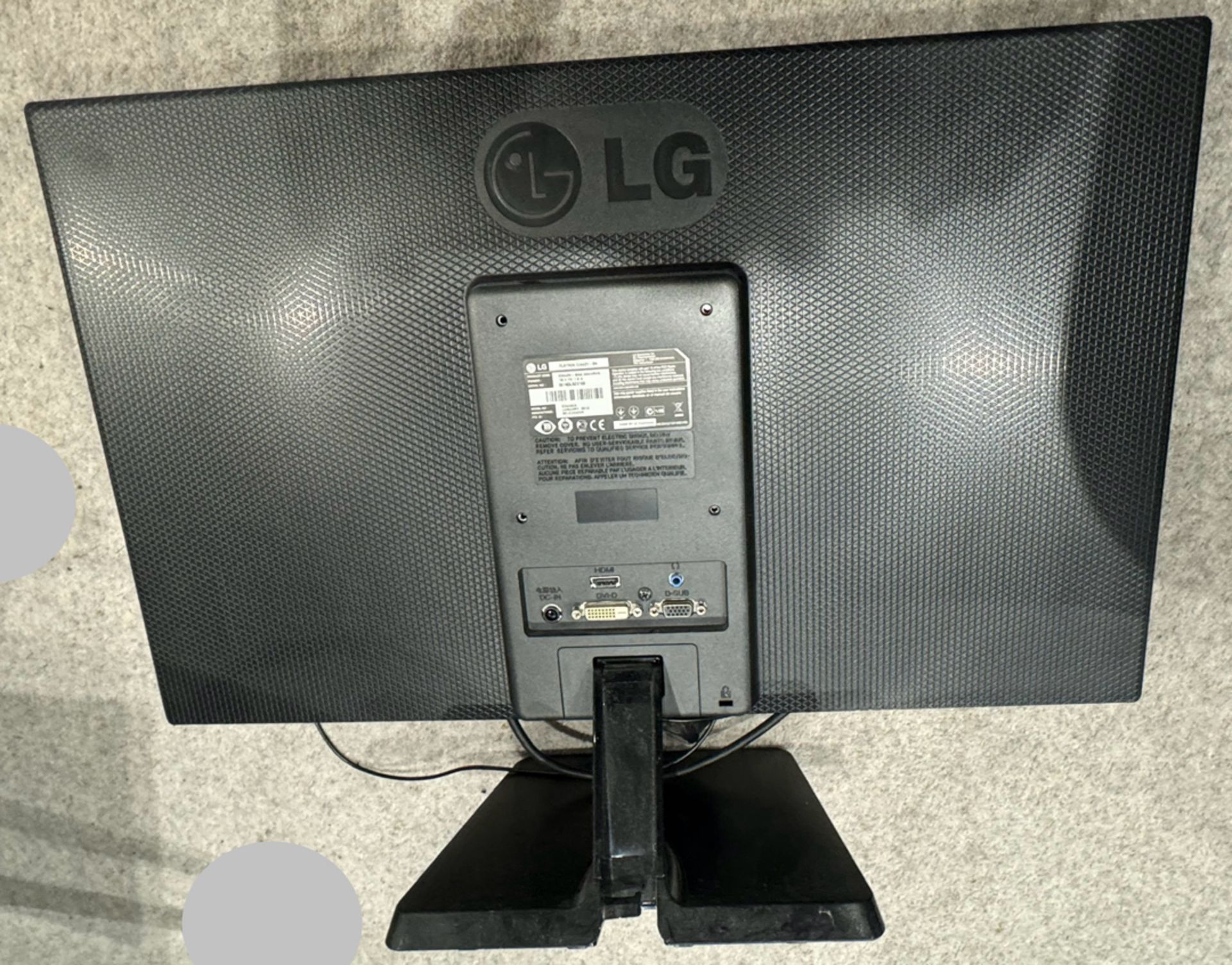 LG Flatron E2442V-BN 24" Full HD Monitor Screen with HDMI and Stand - Image 2 of 4