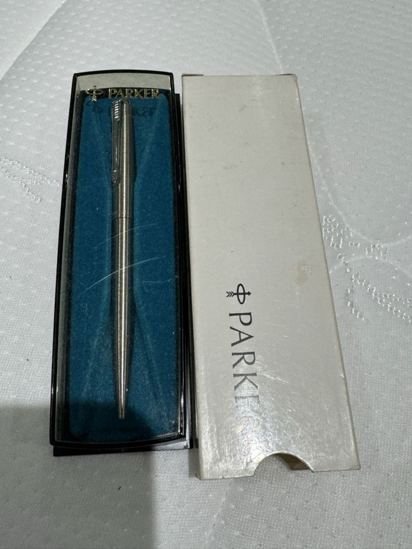 Vintage Parker Pen in Original Box - Looks new but some discolouration to packaging - NO VAT ! - Image 3 of 3