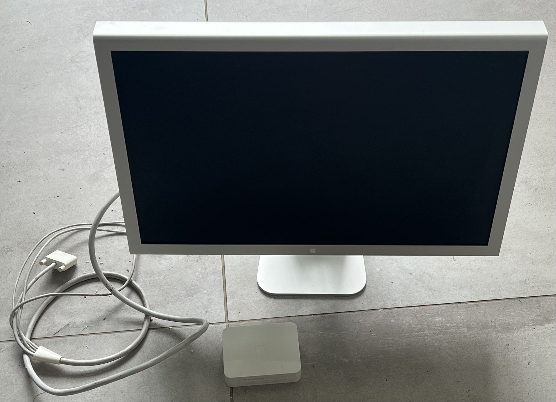 Apple Cinema HD Display on Stand with Cables  -   NO VAT! - Image 2 of 6