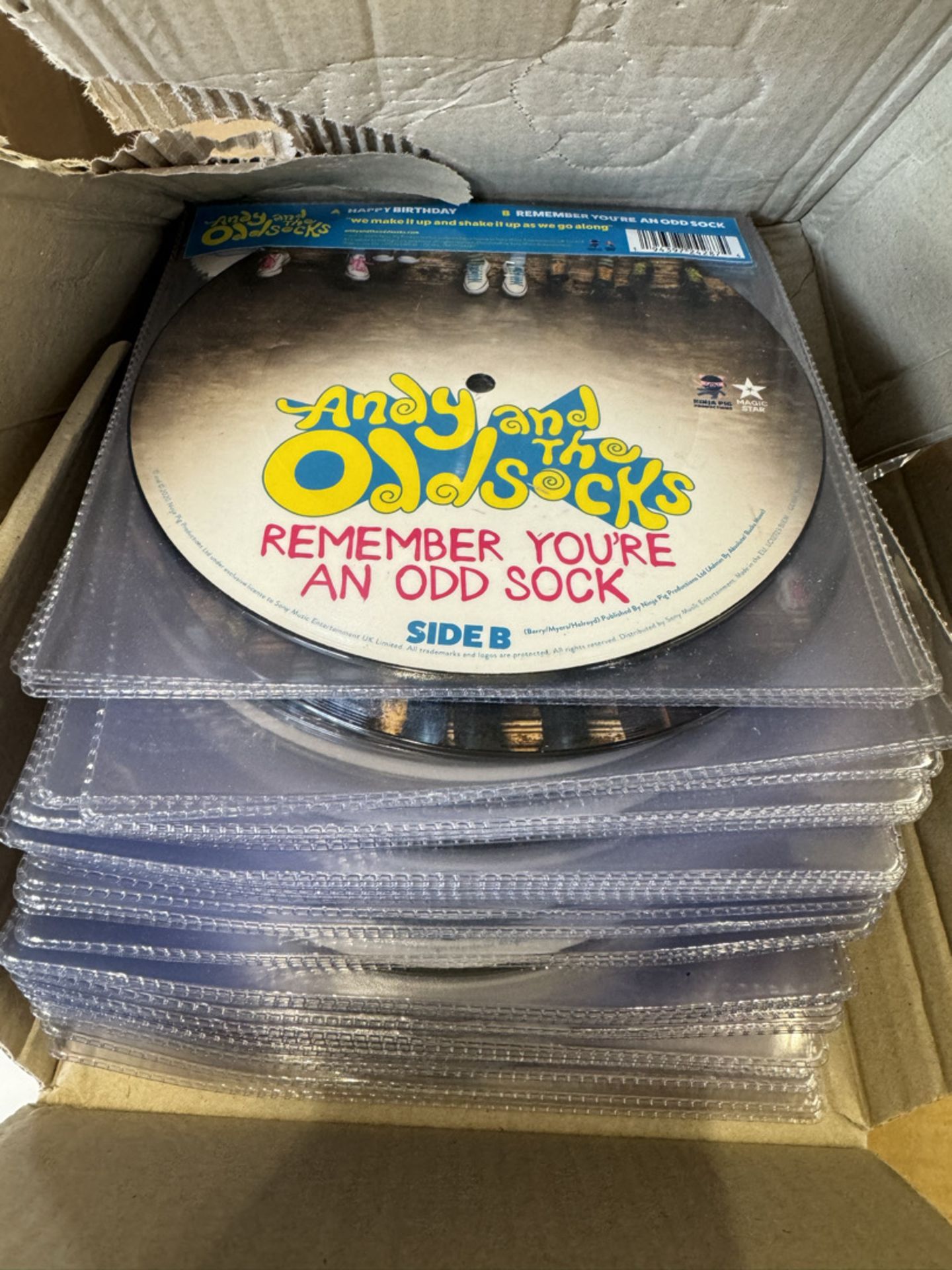 10 x Andy and The Odd Socks - 7" Vinyl - Brand New Stock - RRP Â£139+! - Image 2 of 4
