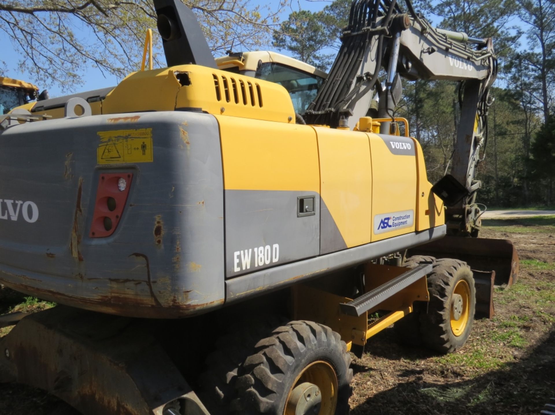 2012 Volvo EW180D Mobile Excavator Cab A/C 6' Quick Attach Clean Out Bucket W/Blade Auxillary - Image 6 of 19