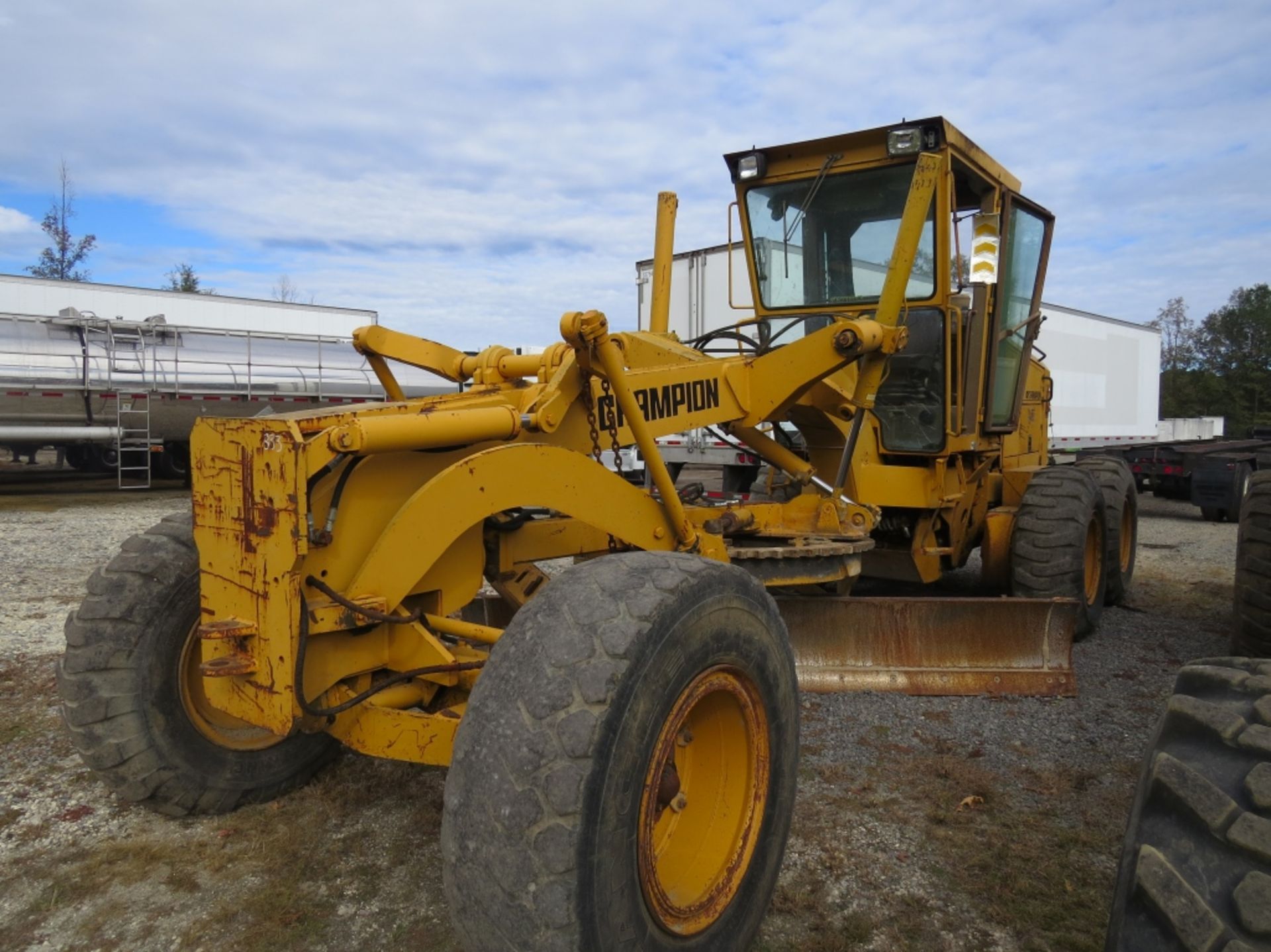 Champion 710A Series 3 Motorgrader 12' Mold Board SCARFIRE 710A-157-1136-21494 5863 hrs showing