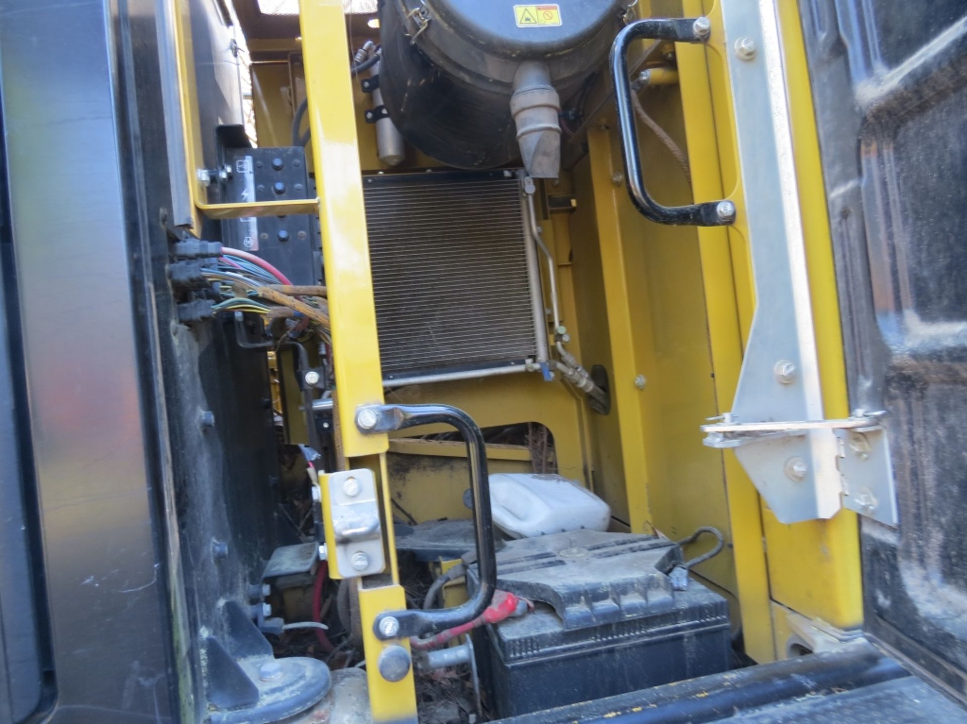 2017 CAT 326FL Excavator Cab A/C 48" Bucket & CAT Thumb 6334 hours showing Auxillary Hydraulics S/N: - Image 9 of 23