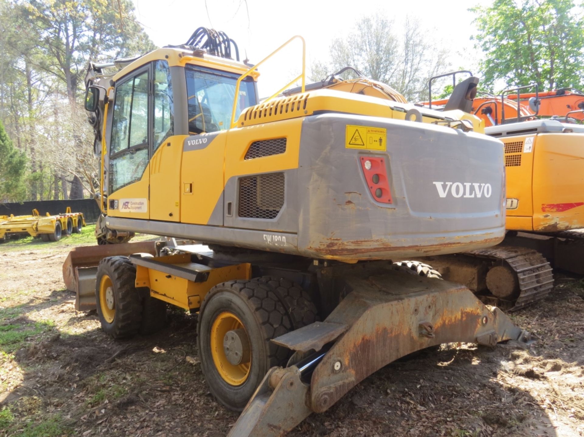 2012 Volvo EW180D Mobile Excavator Cab A/C 6' Quick Attach Clean Out Bucket W/Blade Auxillary - Image 5 of 19