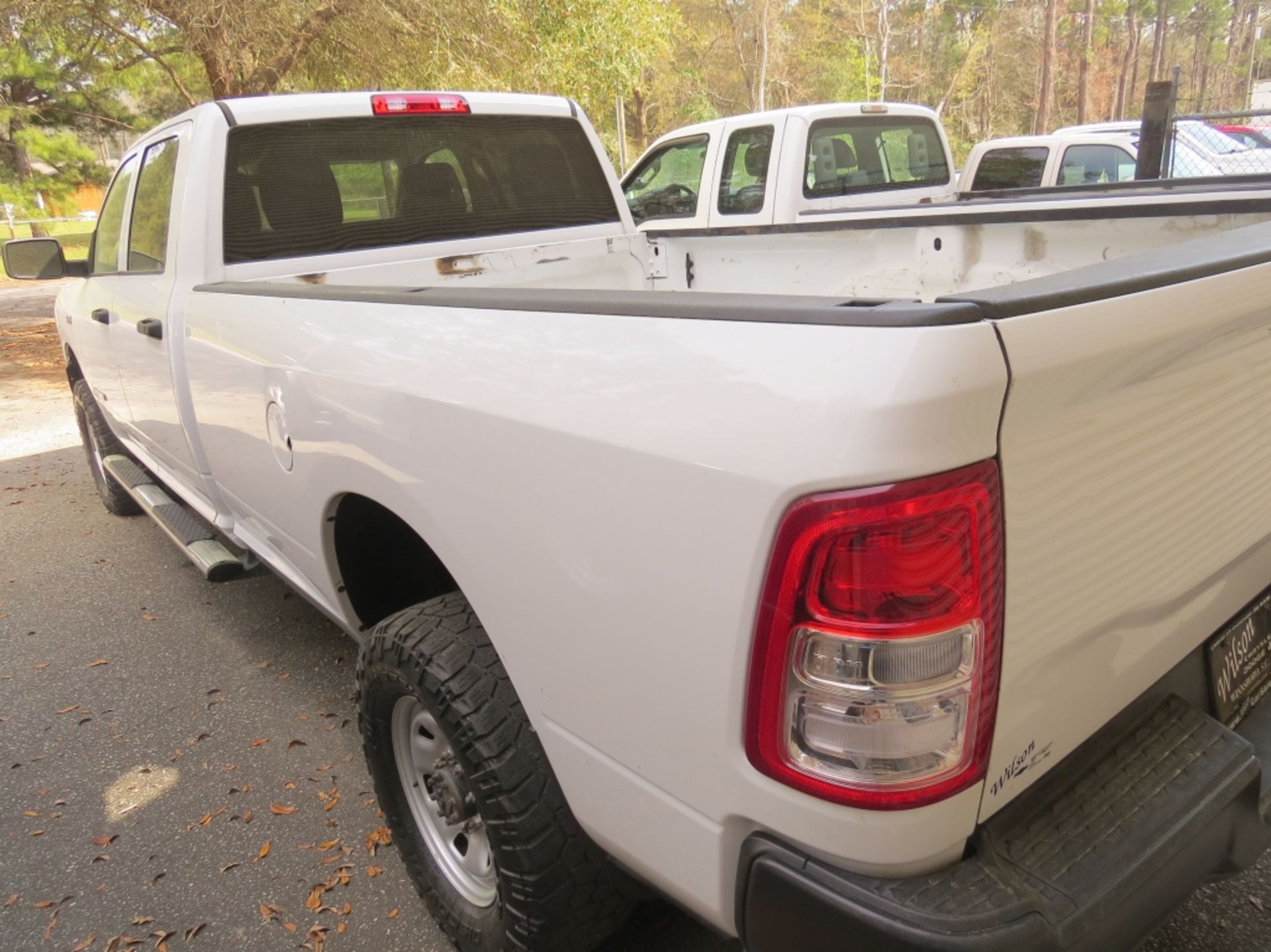 2019 Dodge Ram 2500 6.4L Hemi 4x4 VIN: 3C6UR5HJ1KG673760 63,524 miles showing 4 Door 8' Bed w/Back - Image 5 of 11