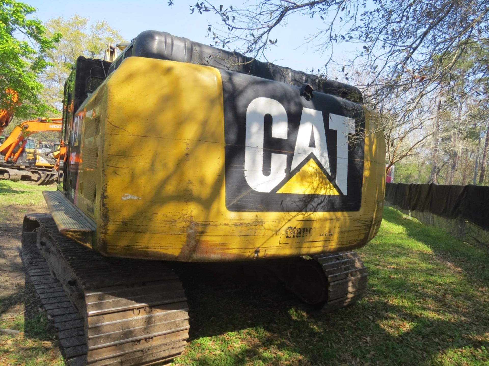 2015 CAT 326FL Excavator Cab A/C 48" Bucket & DE Thumb 9356 hours showing Auxillary Hydraulics S/ - Image 7 of 26