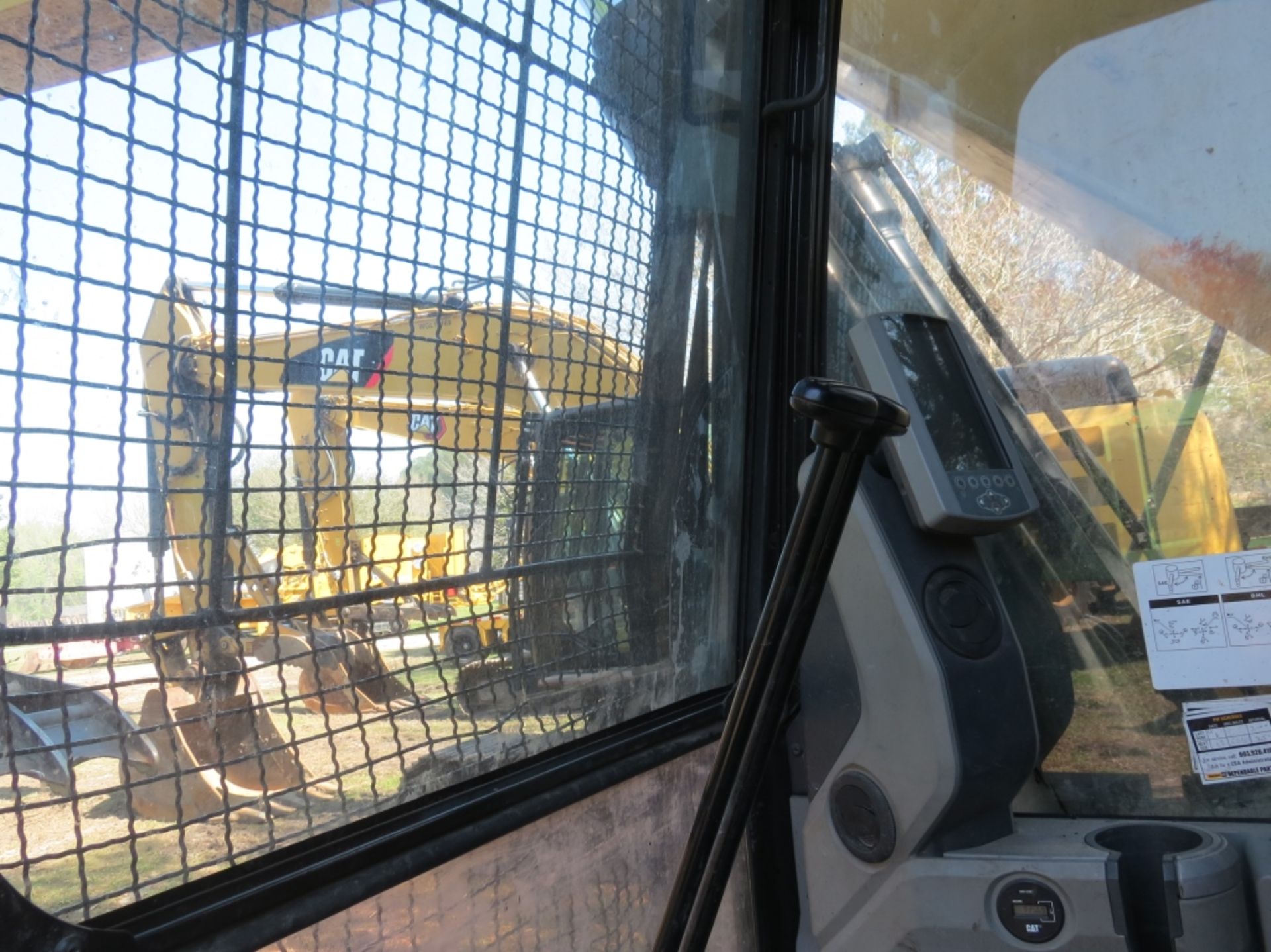 2015 CAT 326FL Excavator Cab A/C 48" Bucket & DE Thumb 9356 hours showing Auxillary Hydraulics S/ - Image 19 of 26