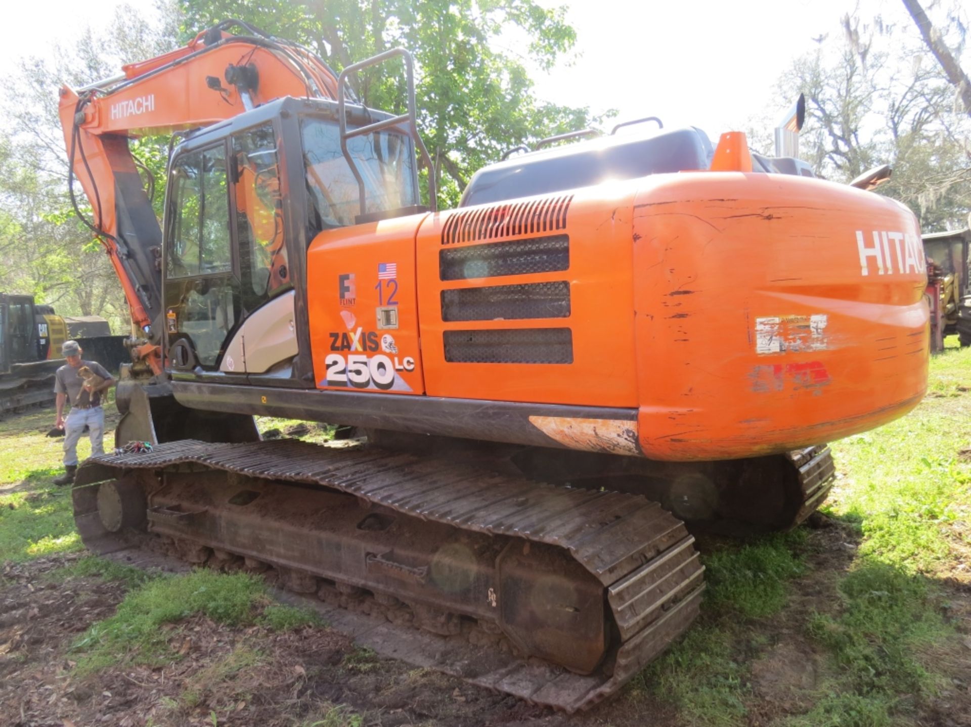 2019 Hitachi ZX250LC-6N Cab A/C TAG 48" Bucket & DE Thumb Auxillary Hydraulics 5629 hours showing - Image 5 of 25