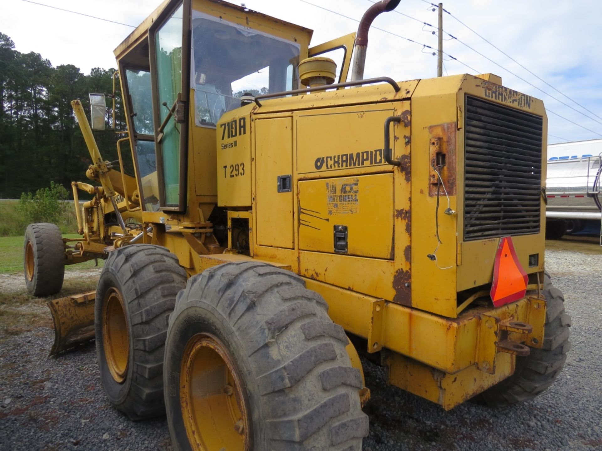 Champion 710A Series 3 Motorgrader 12' Mold Board SCARFIRE 710A-157-1136-21494 5863 hrs showing - Image 4 of 11