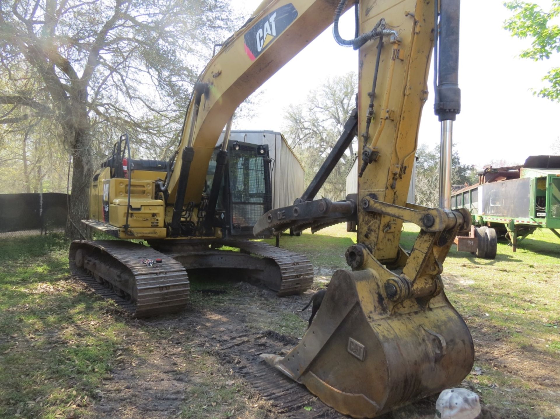 2015 CAT 326FL Excavator Cab A/C 48" Bucket & DE Thumb 9356 hours showing Auxillary Hydraulics S/ - Image 5 of 26