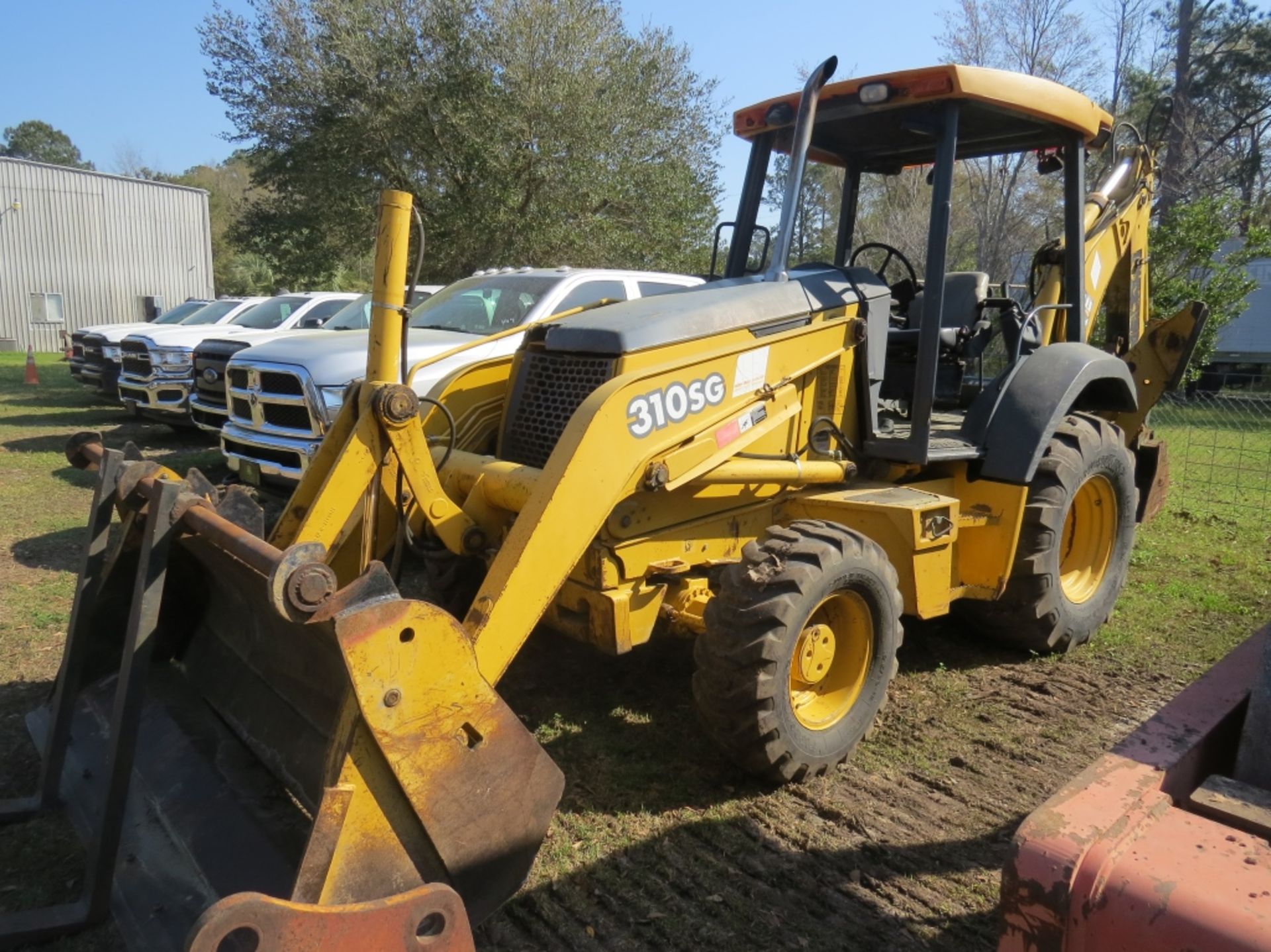 2004 John Deere 310SG 4x4 4 in 1 Bucket, 4WD, 24" Bucket & Thumb, Pilot Control & Entenda-Hoe NEW