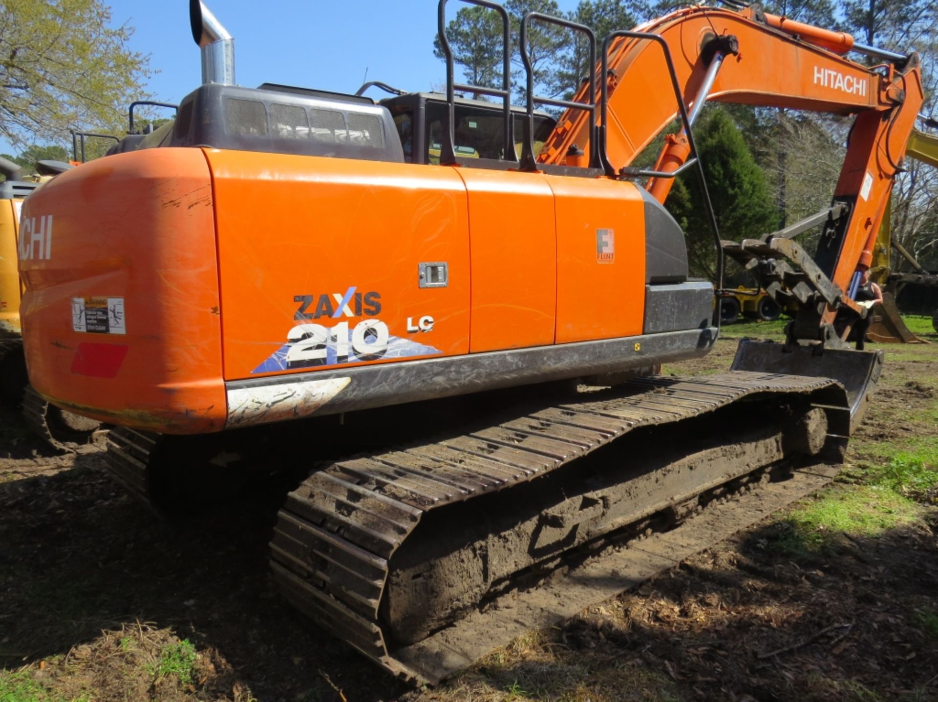 2019 Hitachi ZX210LC-6N Cab A/C 48" Bucket selling with the machine *DE RAKE SELLING SEPARATE ( - Image 9 of 27