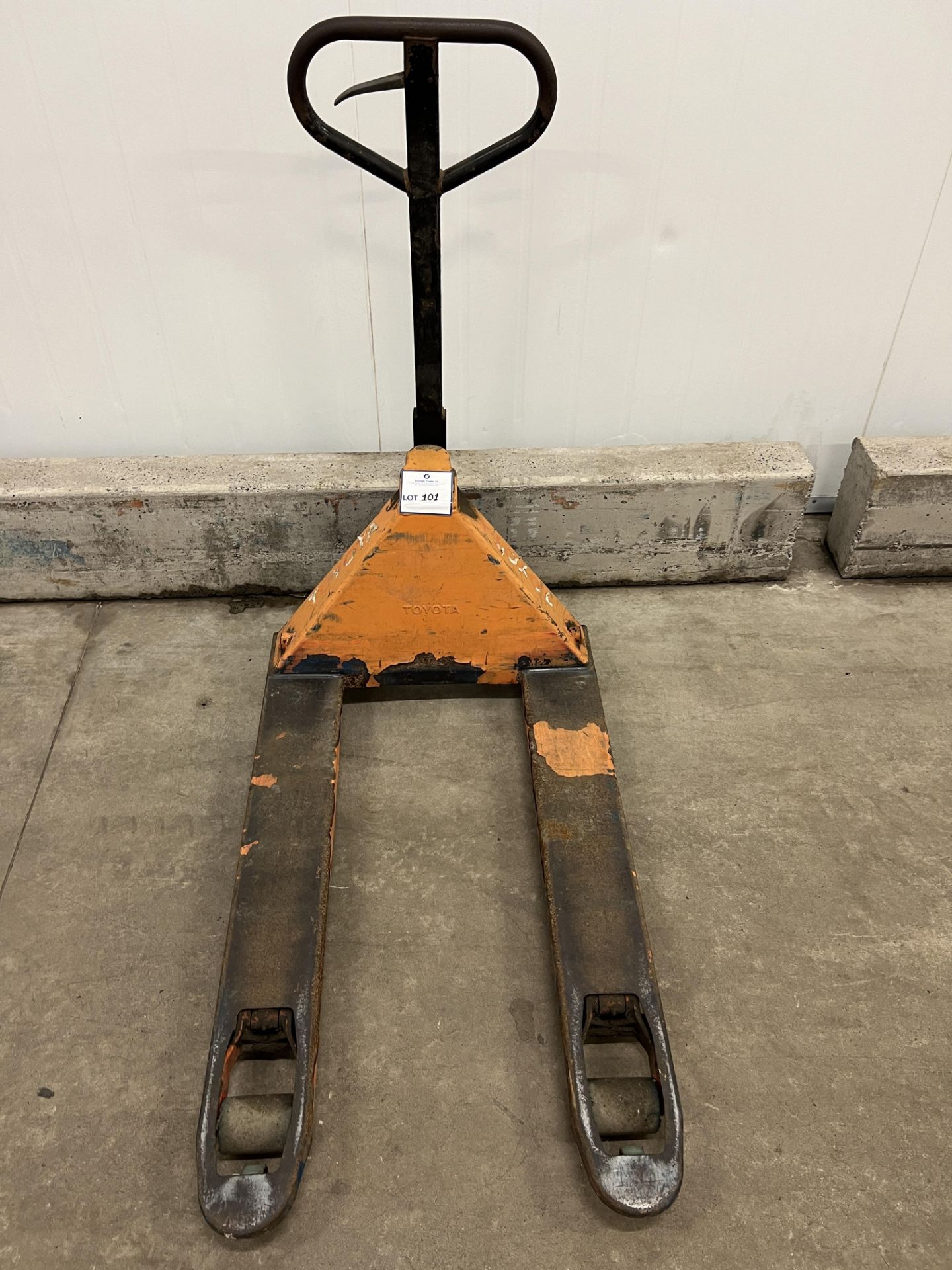 Pallet truck