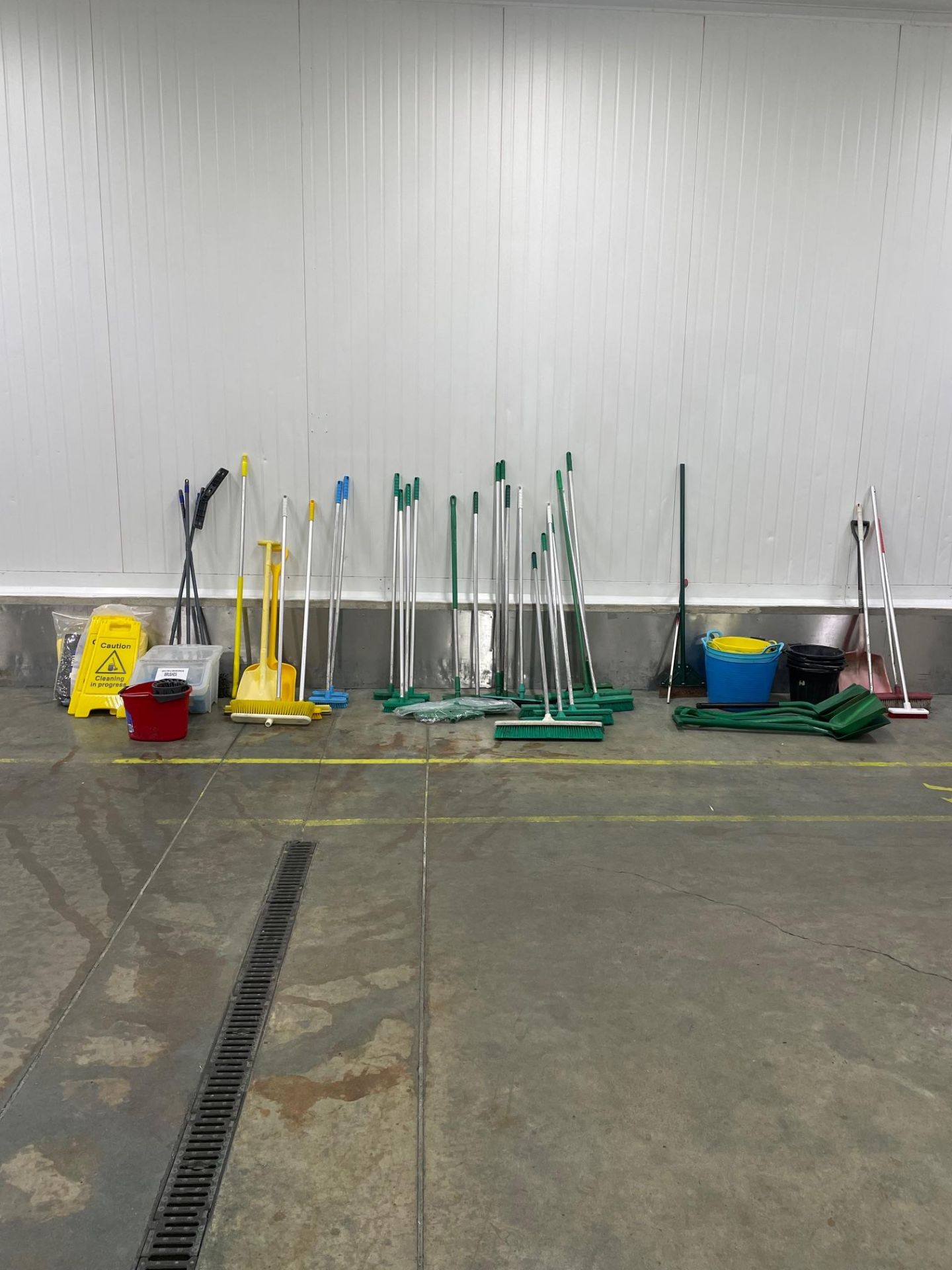 Cleaning equipment