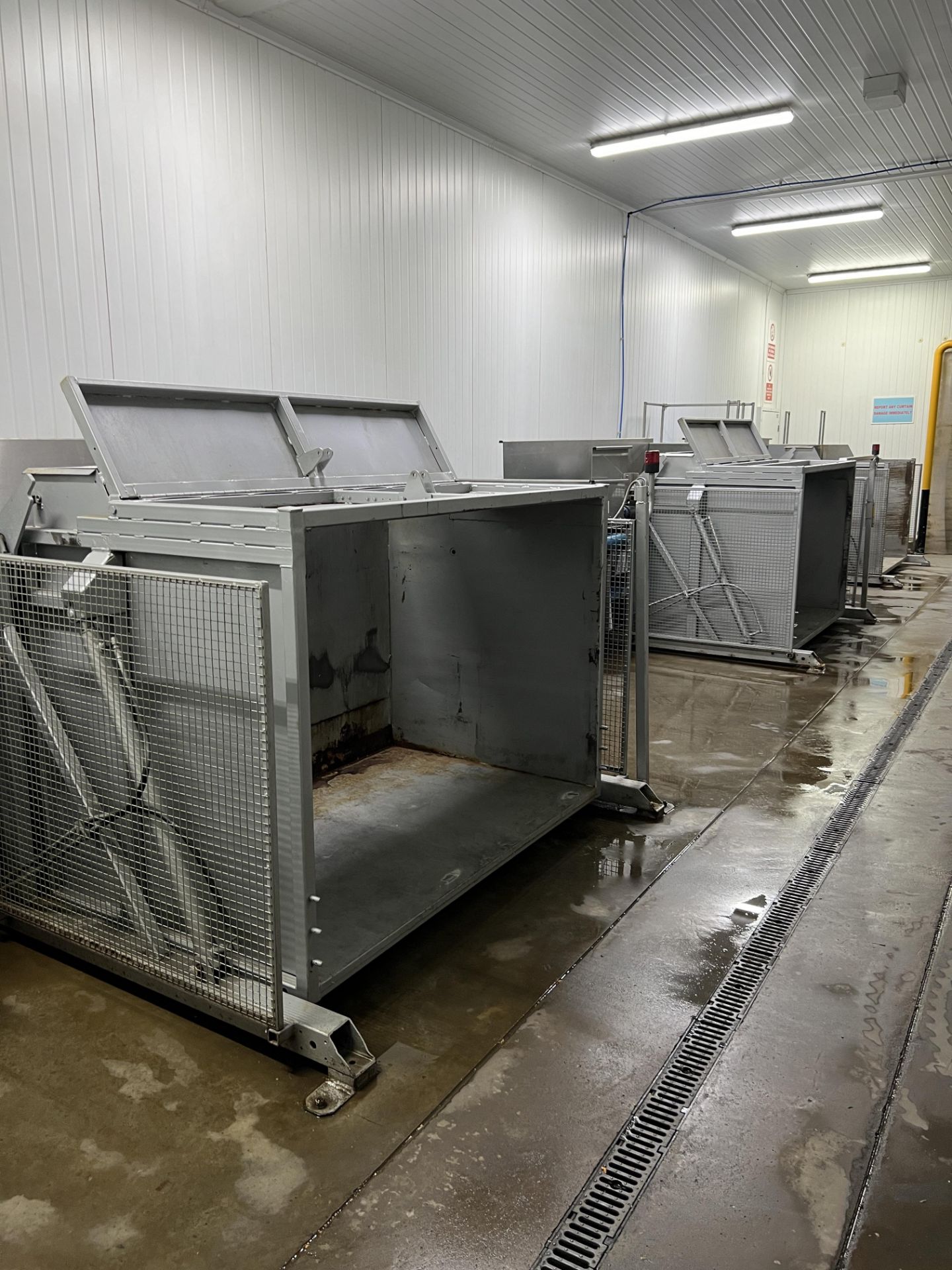 Box Tipper with exit conveyor - Image 4 of 5