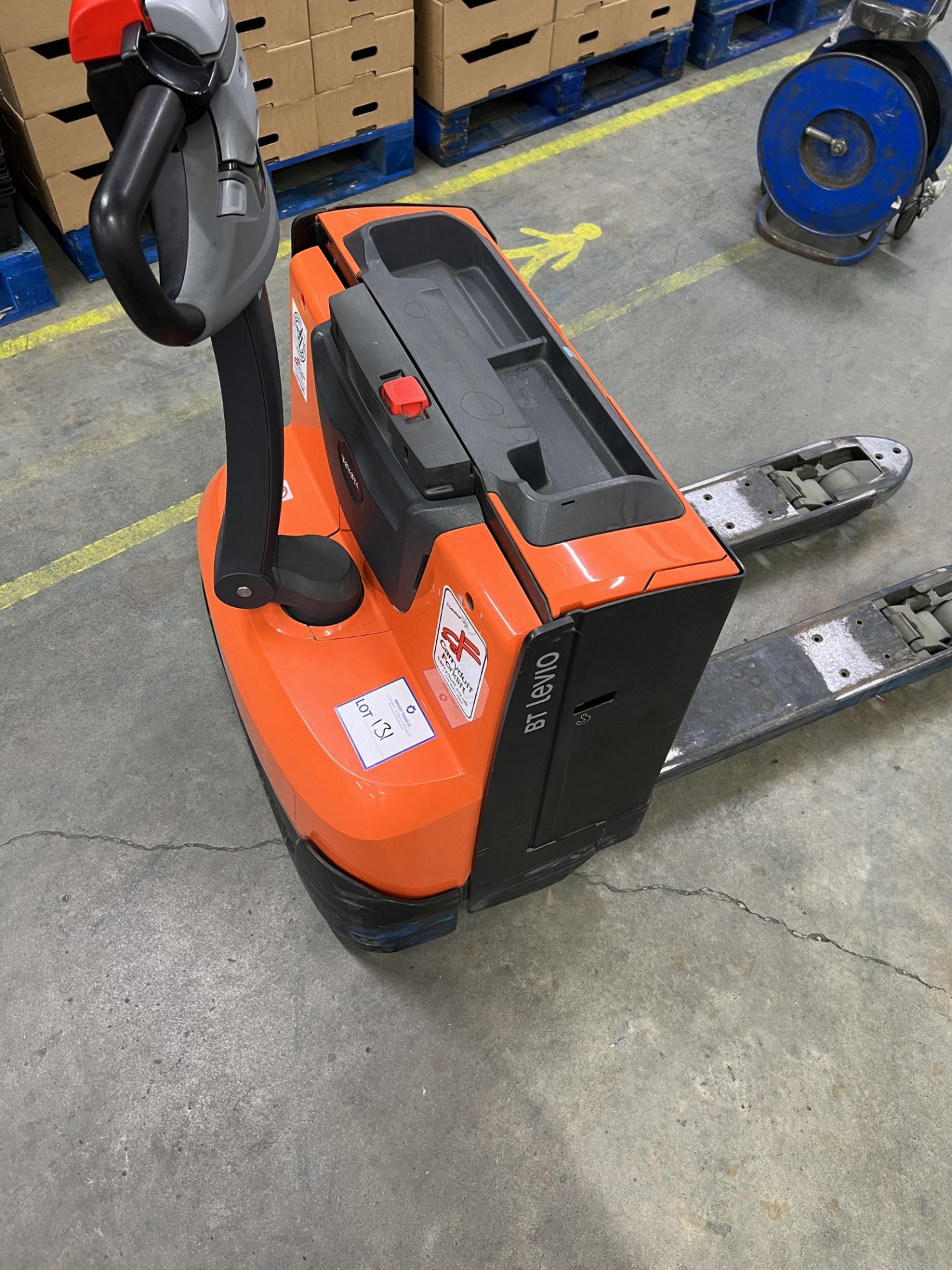 Electric pallet truck