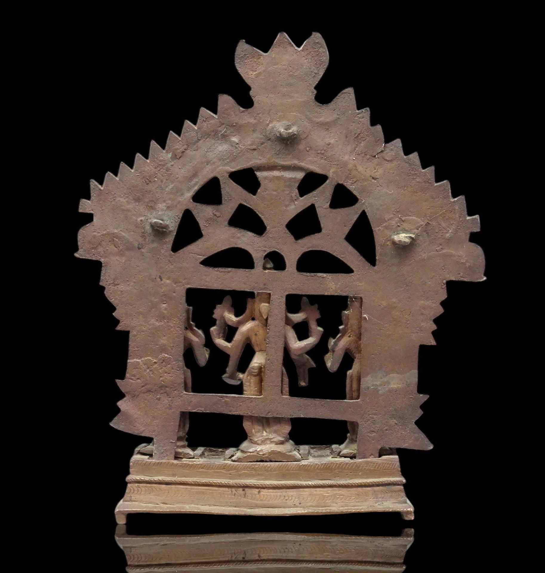 Indischer Messing Altar , Vishnu, 19 Jhd., Höhe 23 x 20 cm - Bild 3 aus 7