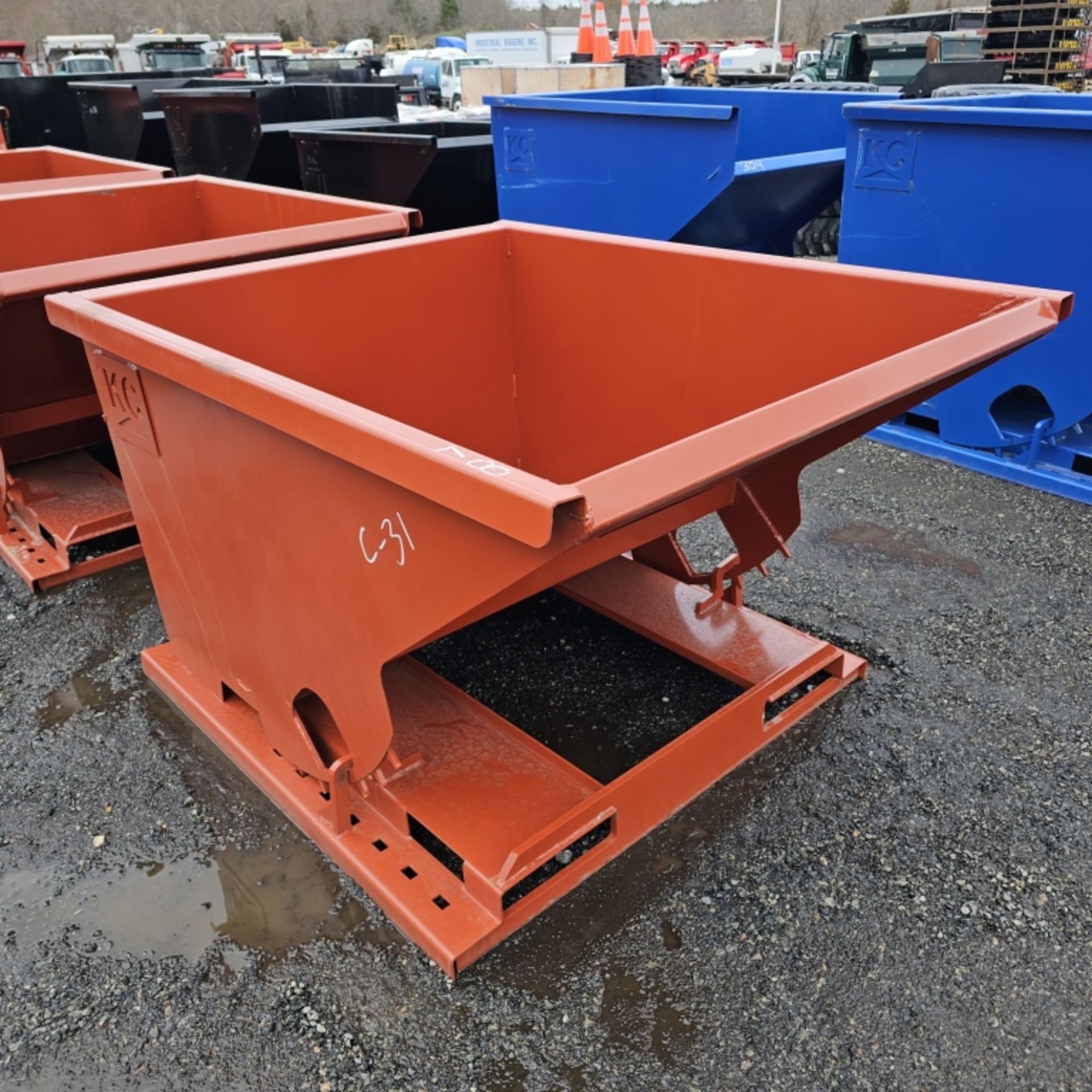 New 1.5 Yard Self Dumping Hopper