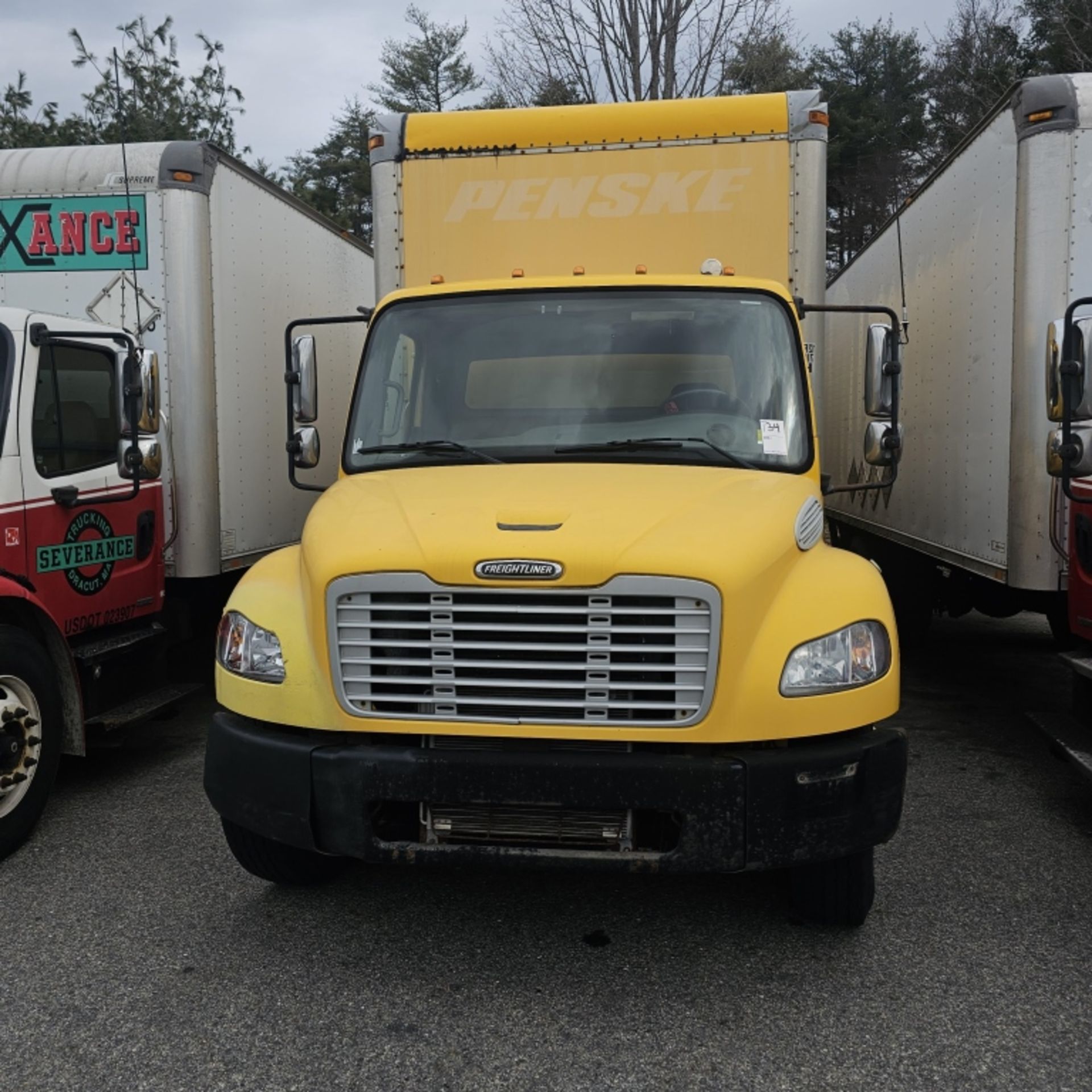 2005 Freightliner Box Truck - Image 2 of 10