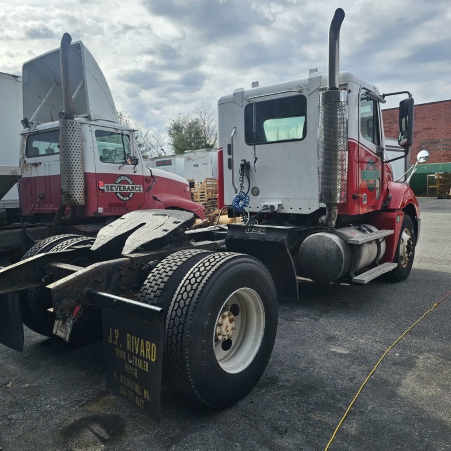 2003 Freightliner Tractor - Image 3 of 10