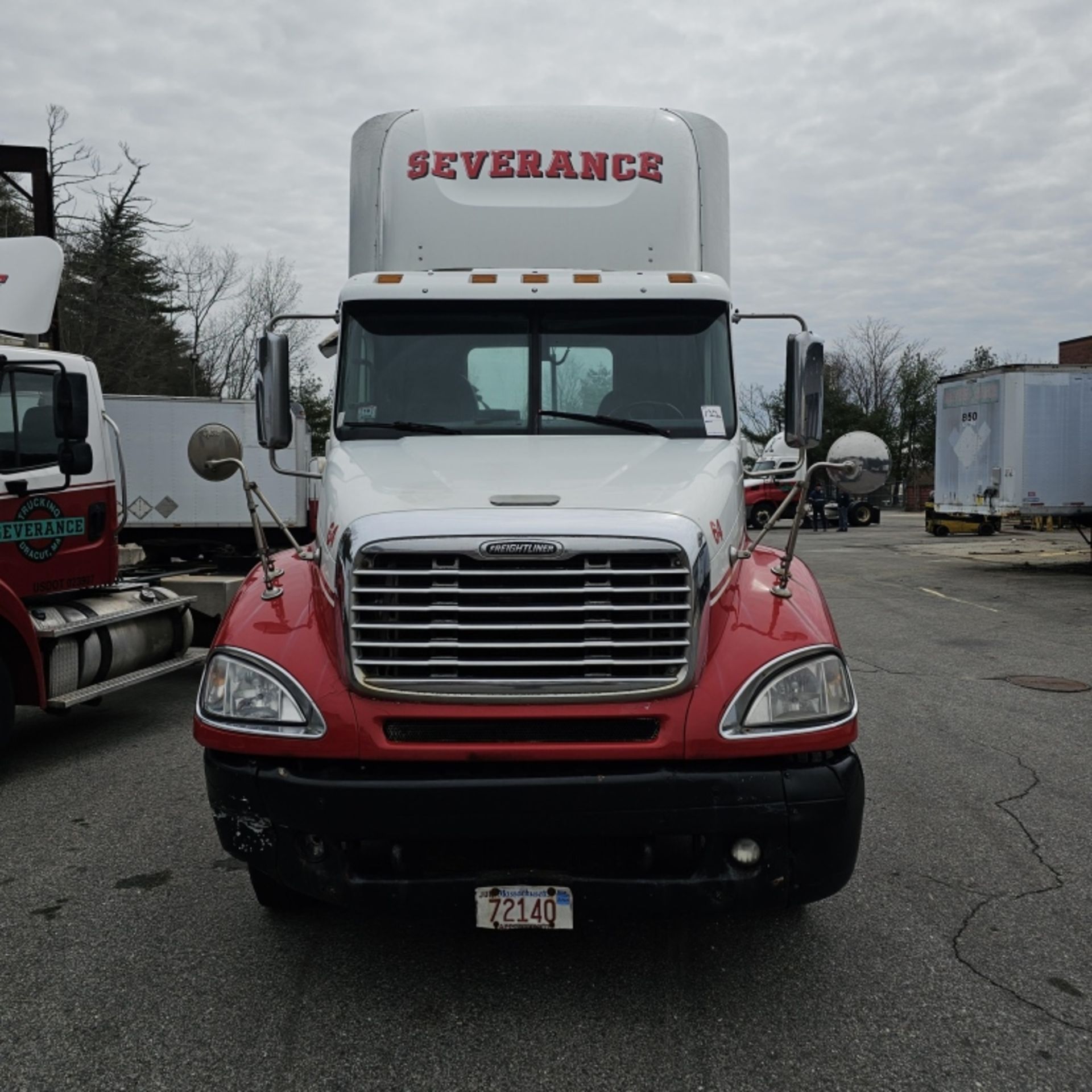 Freightliner Tractor - Image 2 of 11